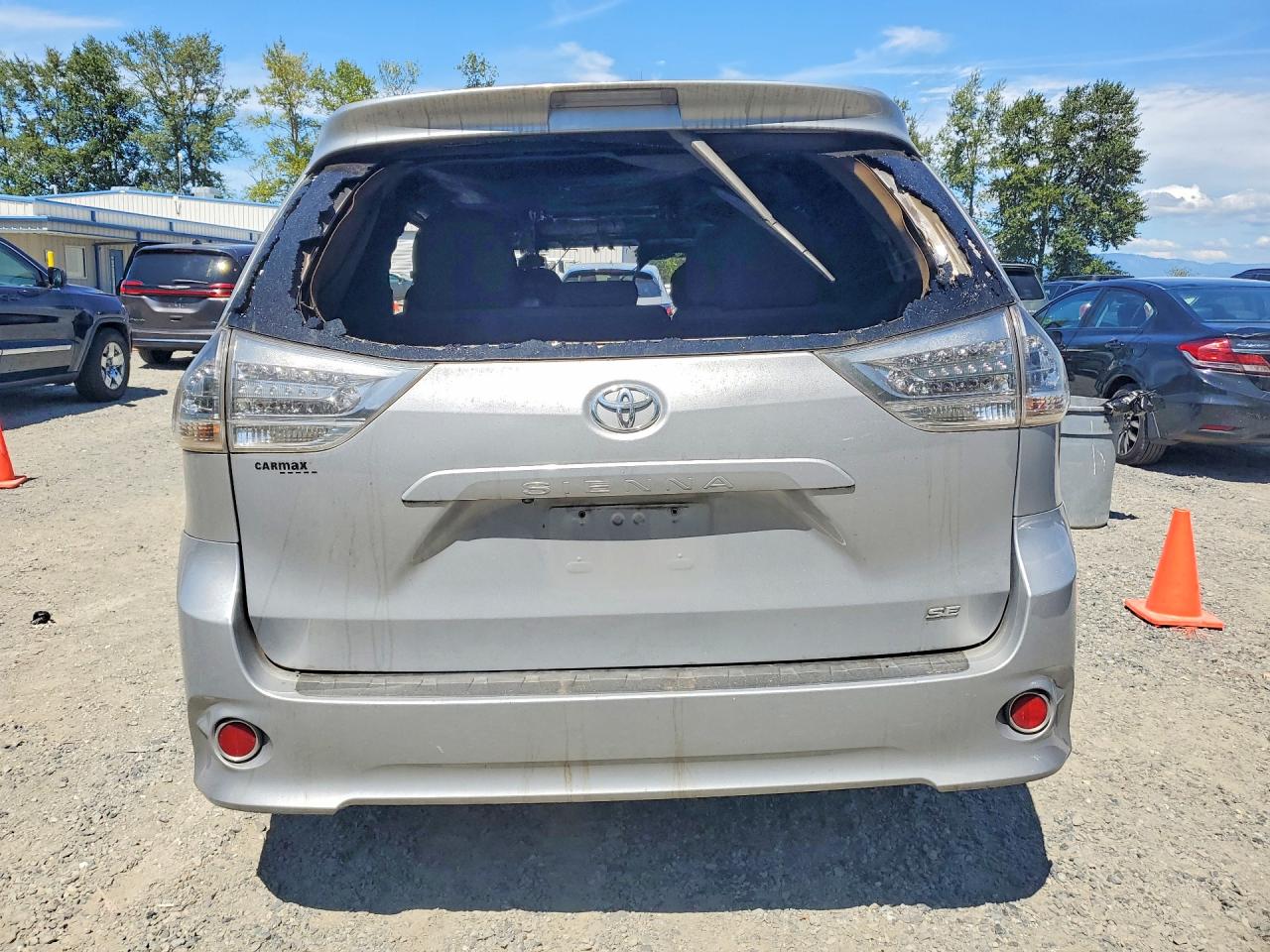 2015 Toyota Sienna Sport Silver vin: 5TDXK3DC8FS638159