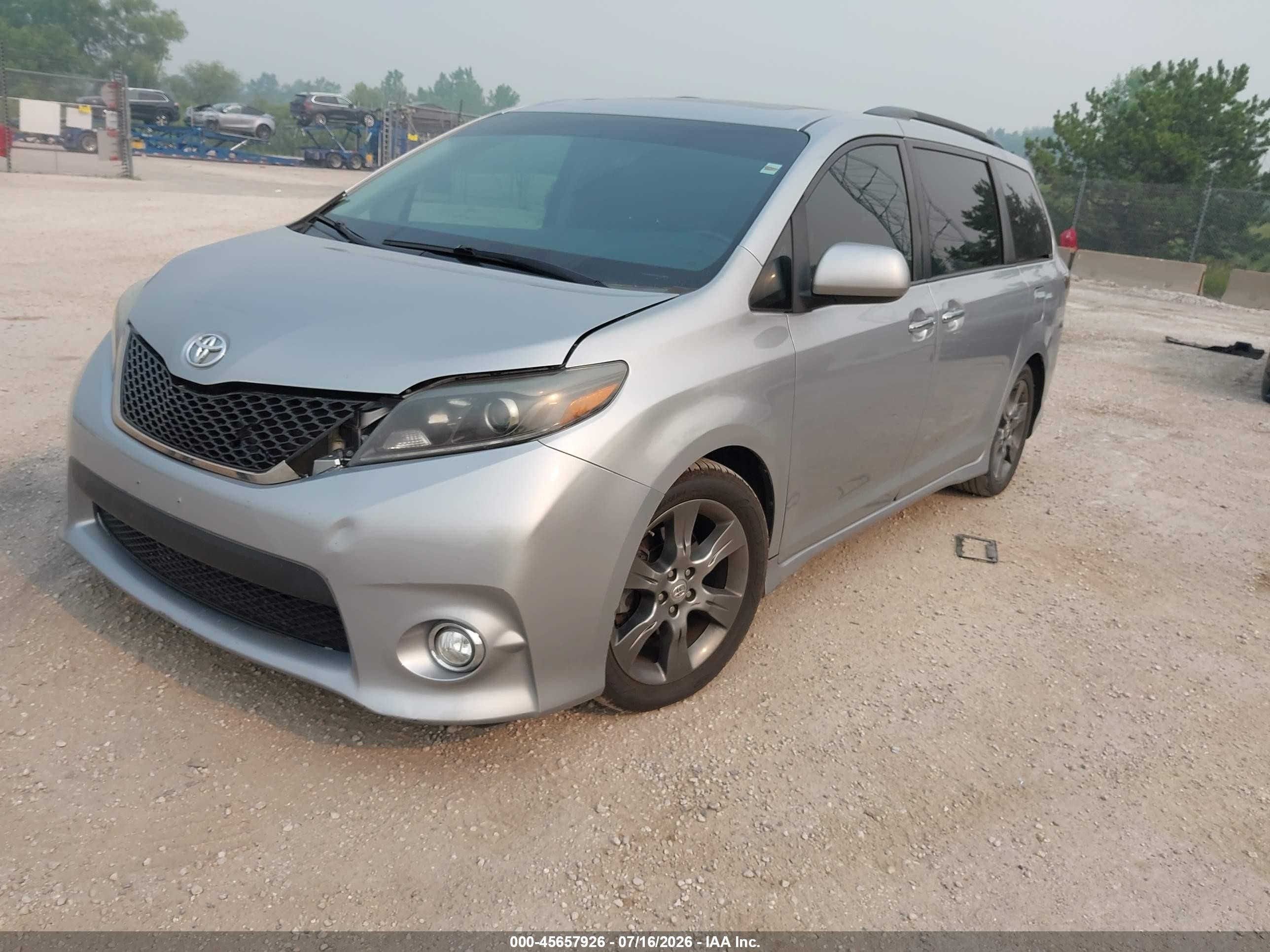 2015 Toyota Sienna Se 8 Passenger/se Premium 8 Passenger Silver vin: 5TDXK3DC8FS640395