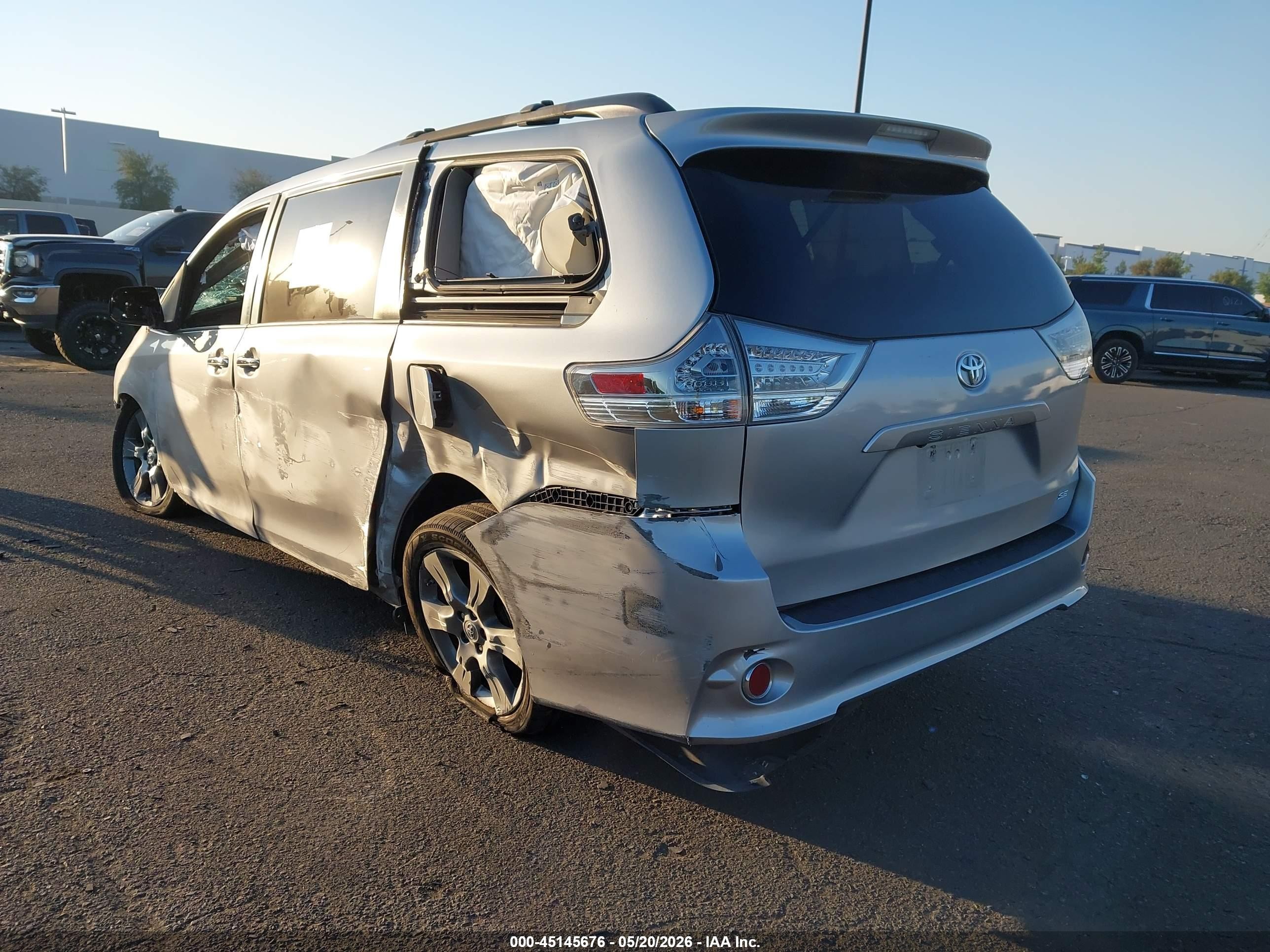 2015 Toyota Sienna Se 8 Passenger Light Blue vin: 5TDXK3DC8FS659030