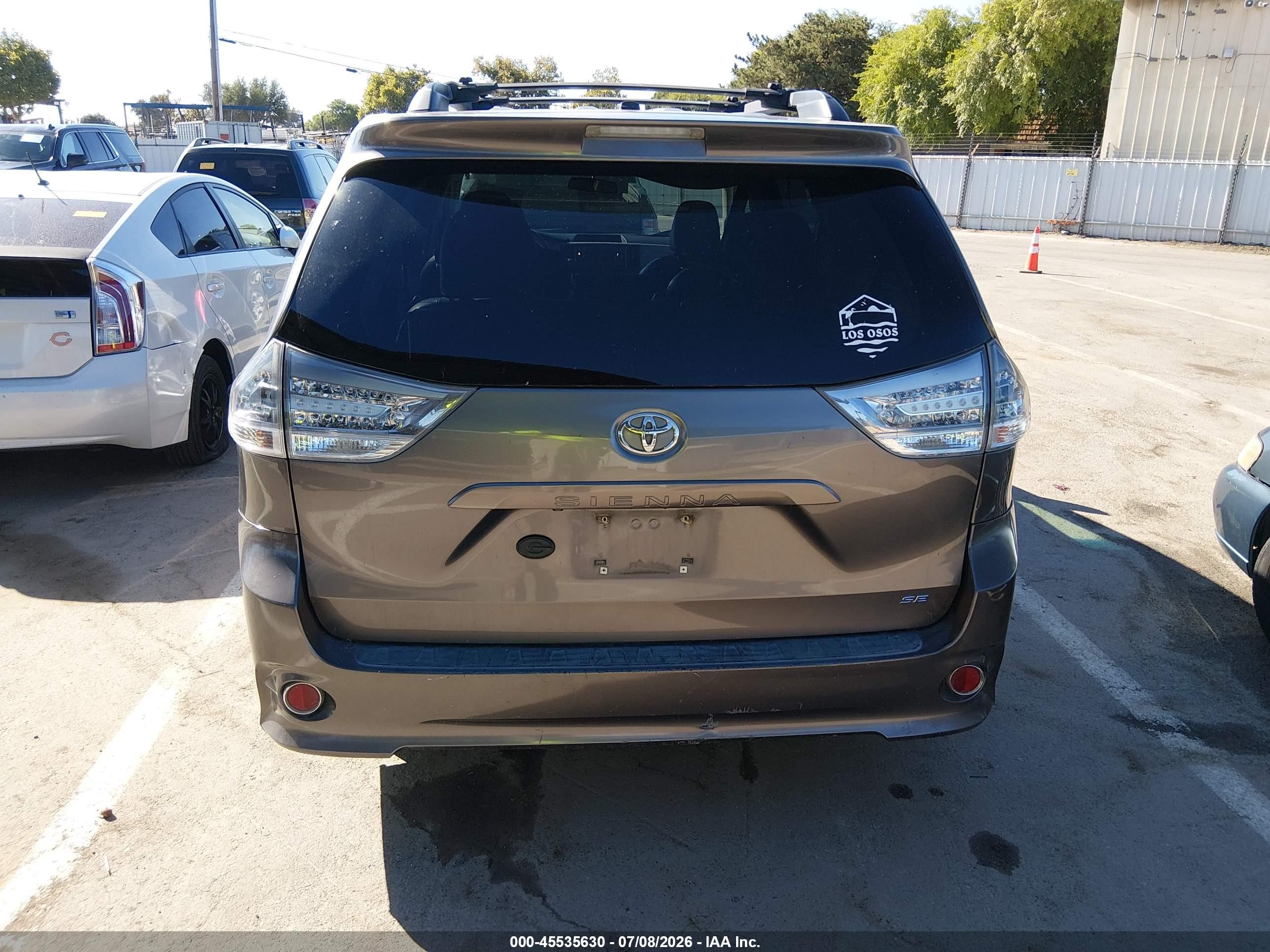 2011 Toyota Sienna Se Gray vin: 5TDXK3DC9BS035618