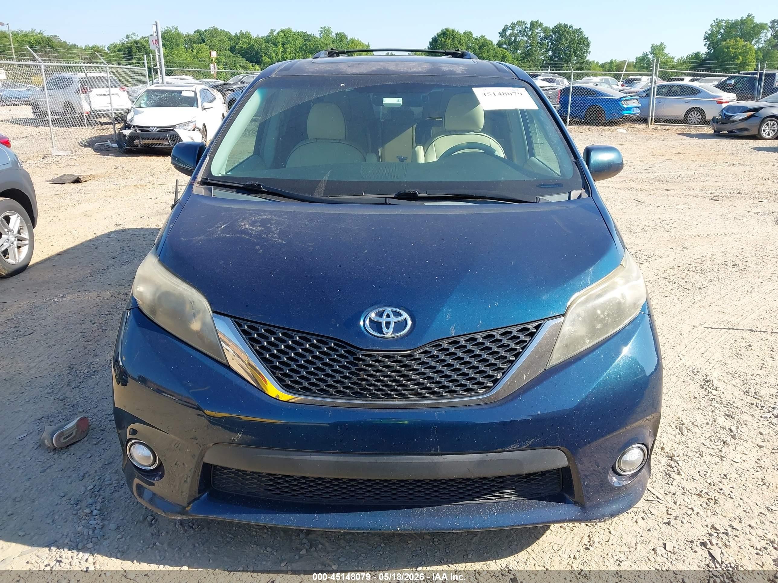 2011 Toyota Sienna Se Blue vin: 5TDXK3DC9BS036039