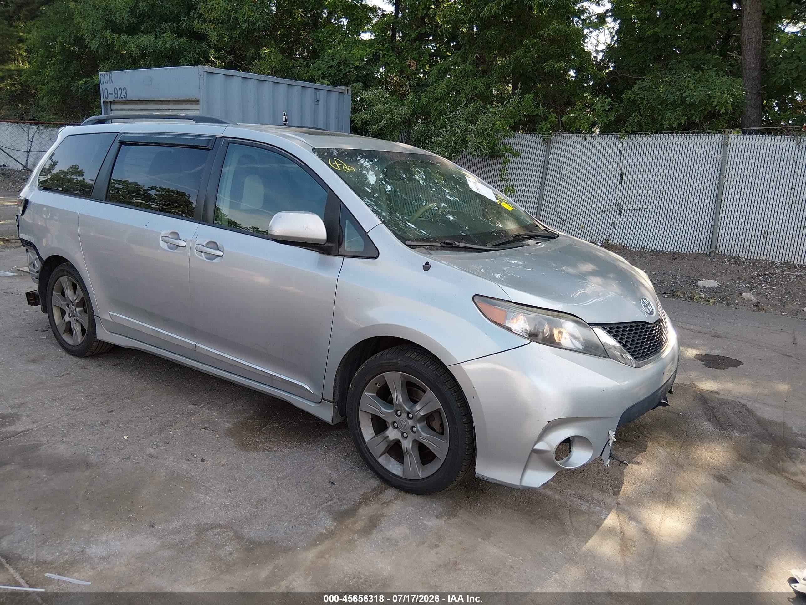 2012 Toyota Sienna Se 8 Passenger Gray vin: 5TDXK3DC9CS200584