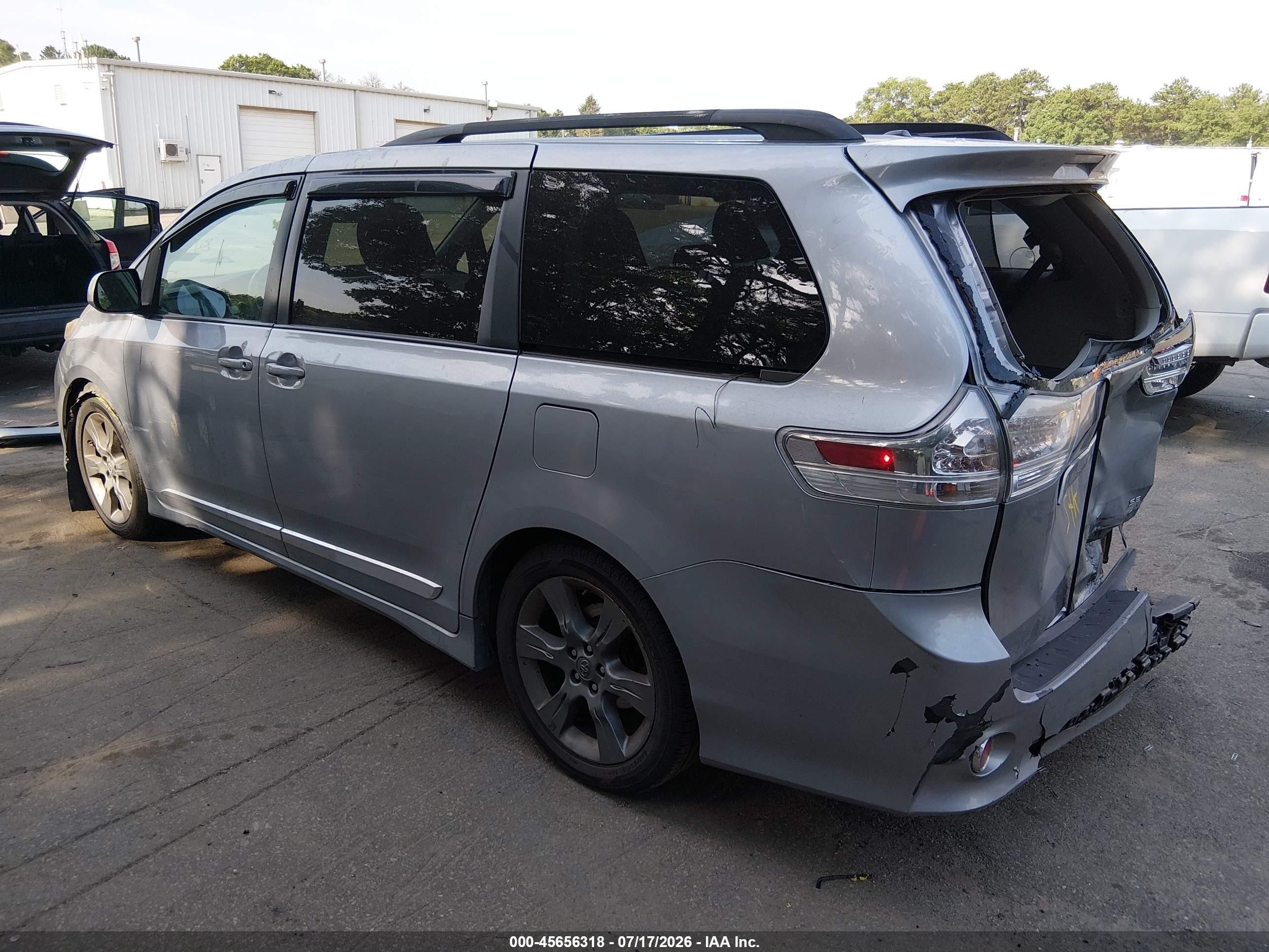 2012 Toyota Sienna Se 8 Passenger Gray vin: 5TDXK3DC9CS200584