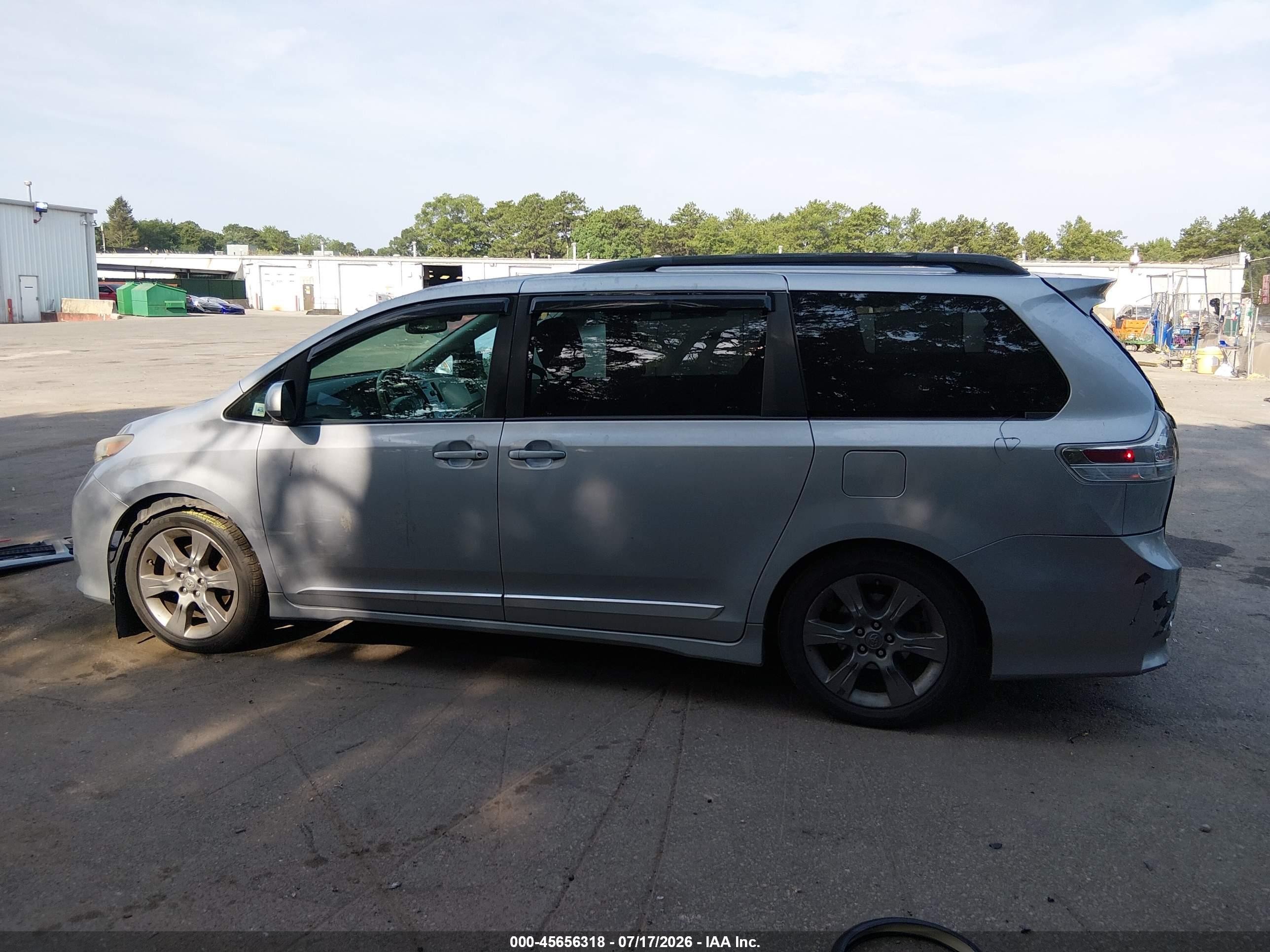 2012 Toyota Sienna Se 8 Passenger Gray vin: 5TDXK3DC9CS200584