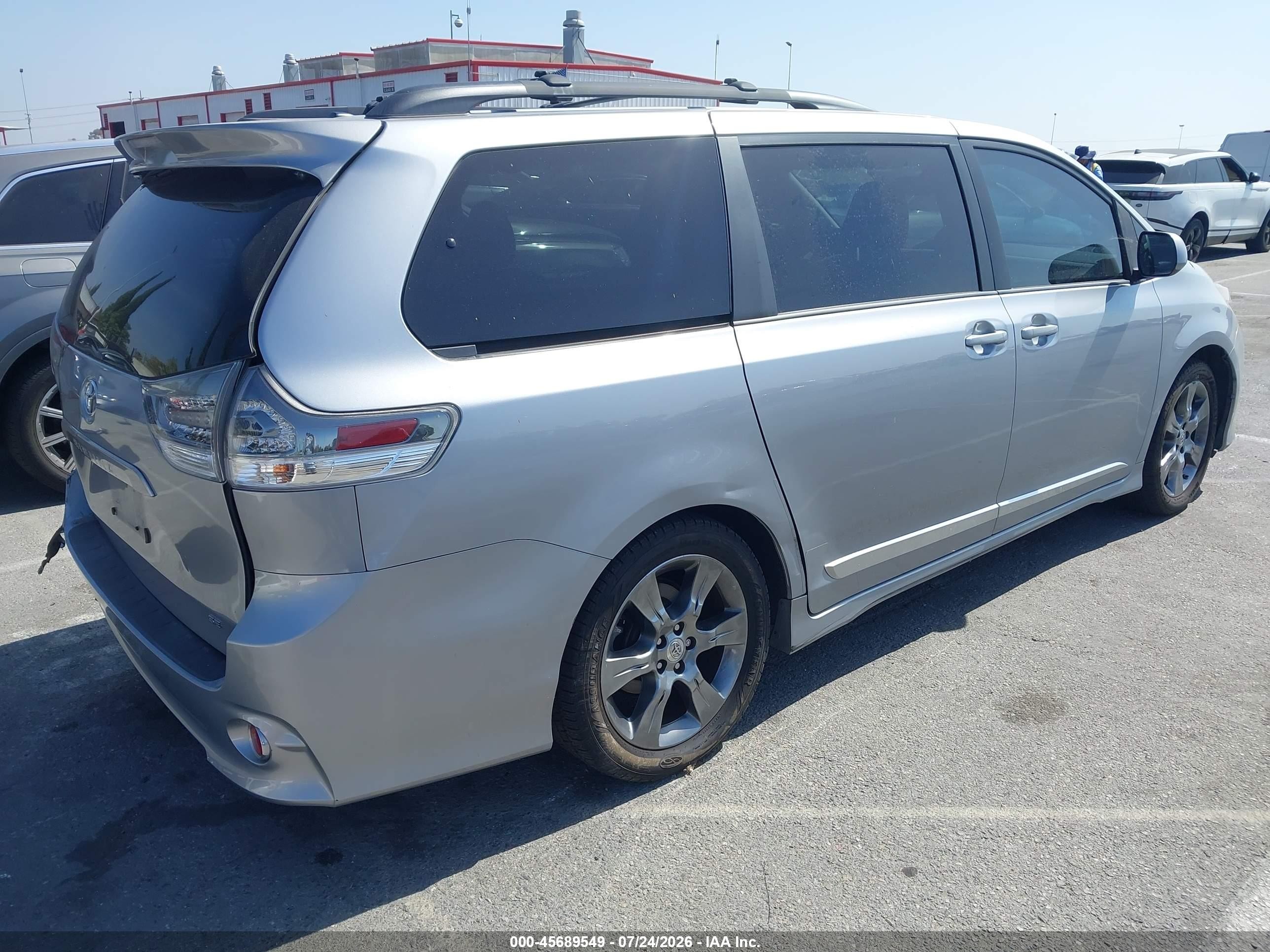 2012 Toyota Sienna Se 8 Passenger Серебряный vin: 5TDXK3DC9CS236324
