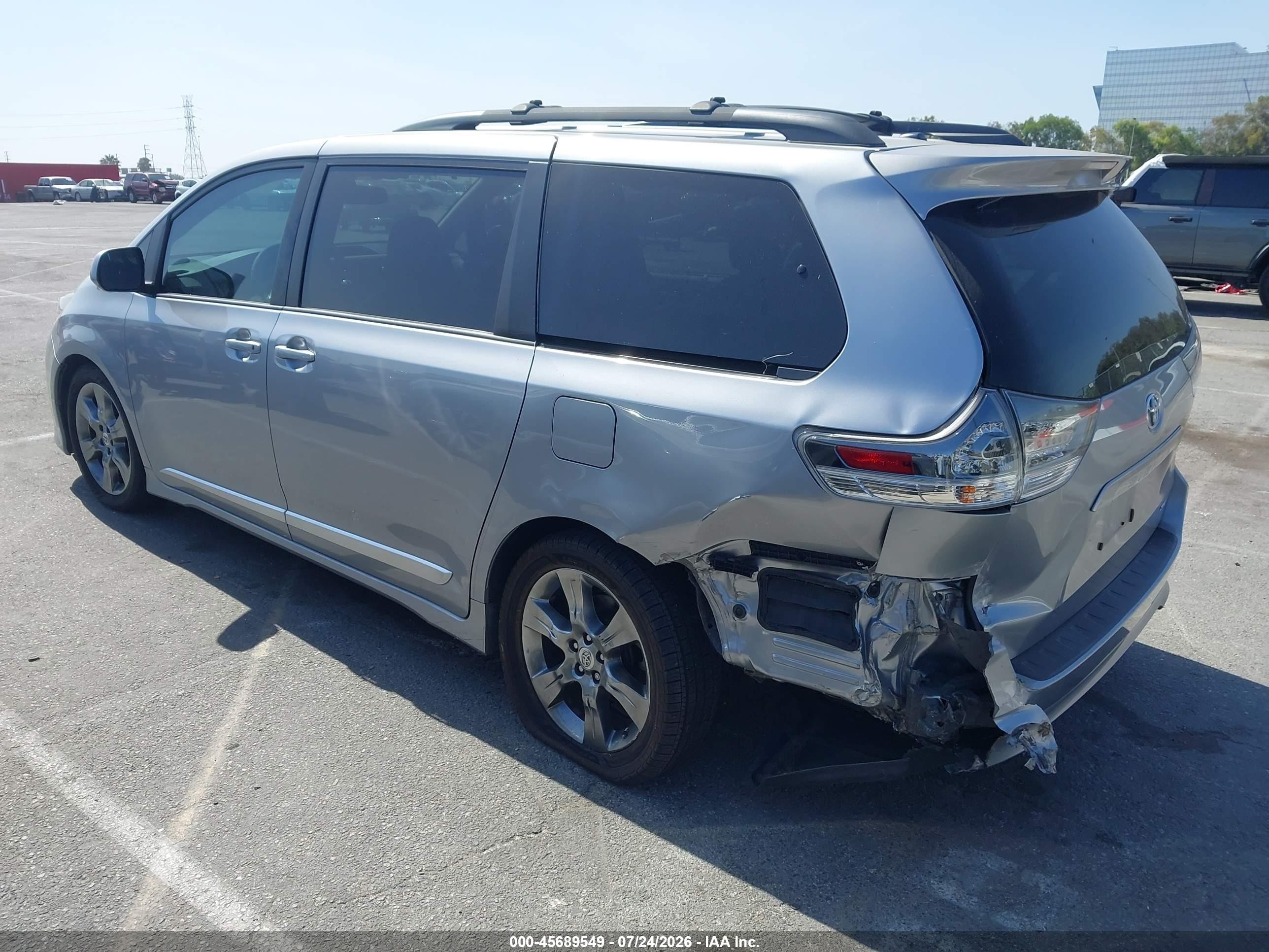 2012 Toyota Sienna Se 8 Passenger Серебряный vin: 5TDXK3DC9CS236324