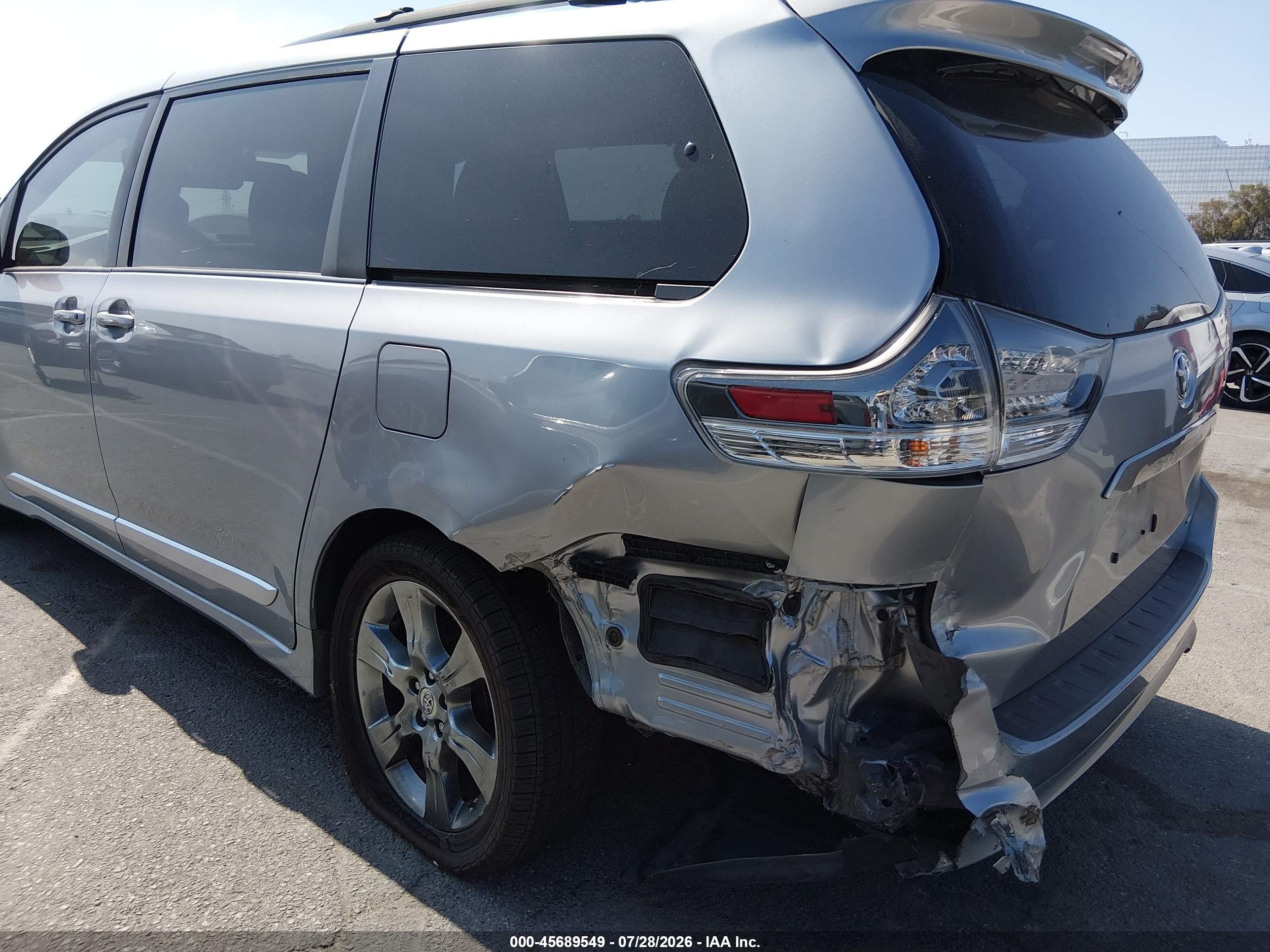 2012 Toyota Sienna Se 8 Passenger Серебряный vin: 5TDXK3DC9CS236324