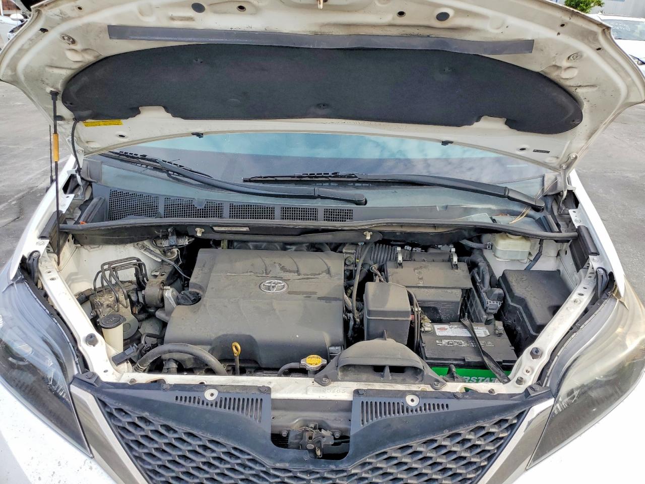 2013 Toyota Sienna Sport White vin: 5TDXK3DC9DS291776