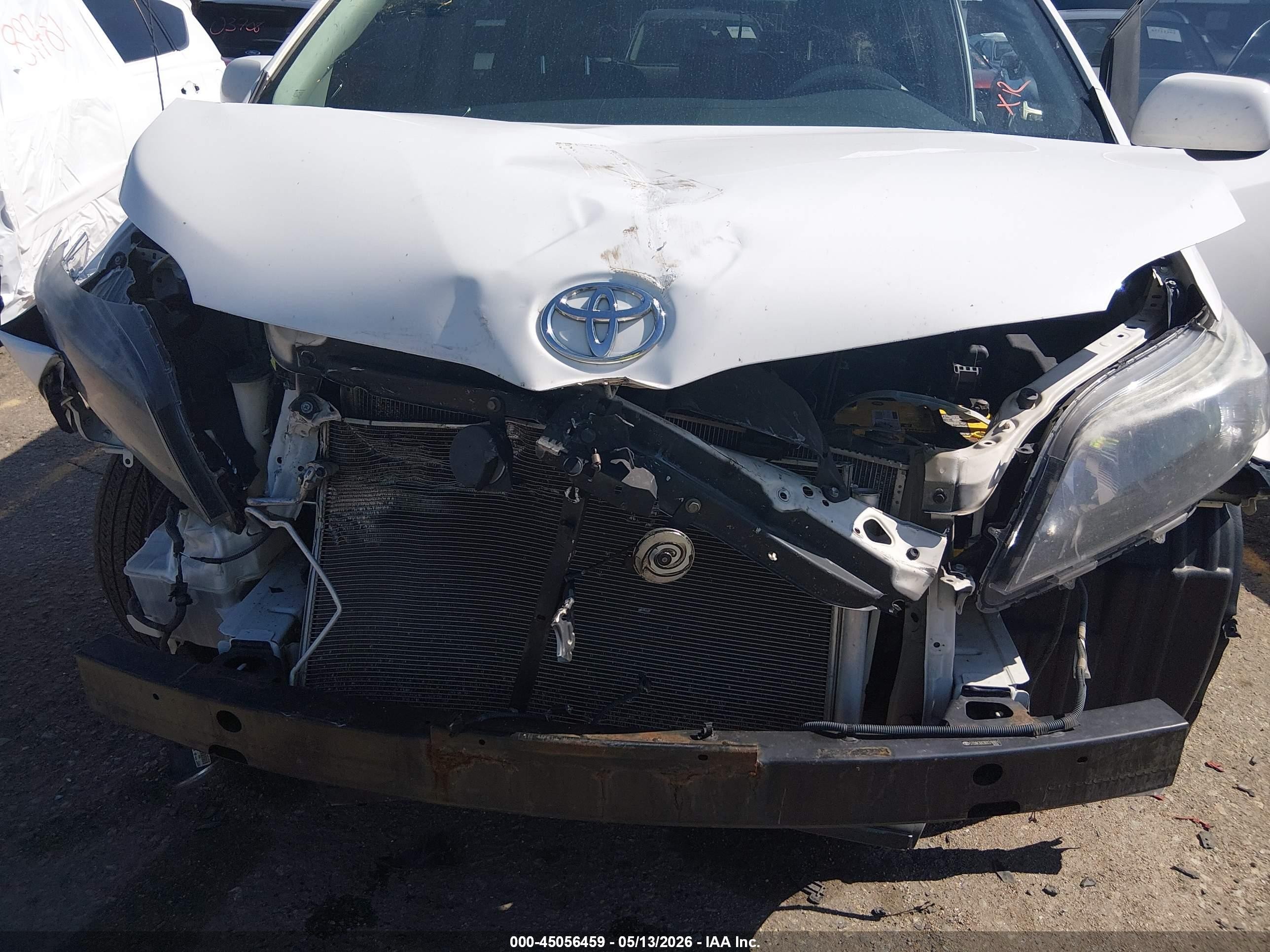 2013 Toyota Sienna Se 8 Passenger Белый vin: 5TDXK3DC9DS318801