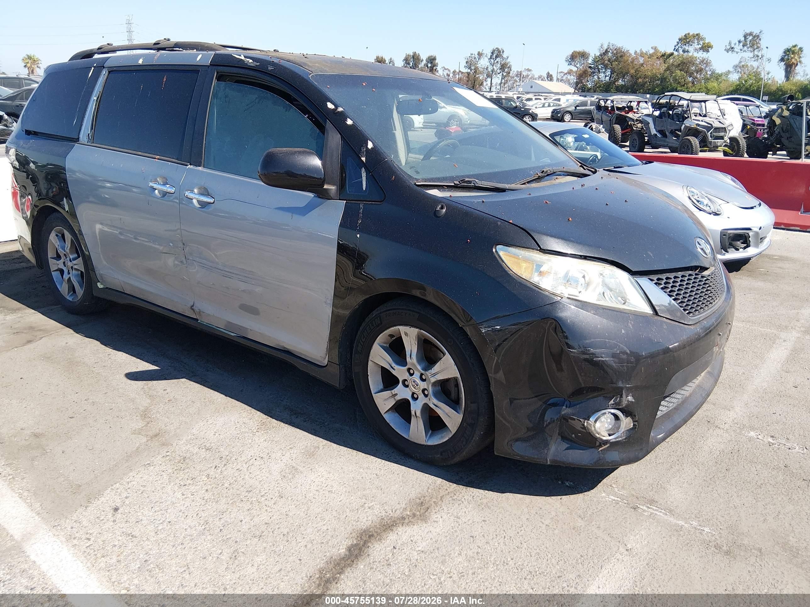 2013 Toyota Sienna Se 8 Passenger Черный vin: 5TDXK3DC9DS390243