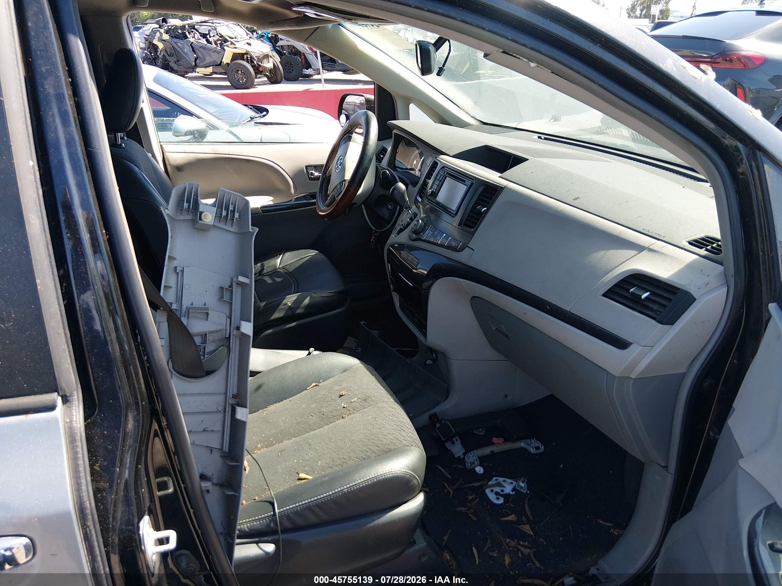2013 Toyota Sienna Se 8 Passenger Черный vin: 5TDXK3DC9DS390243