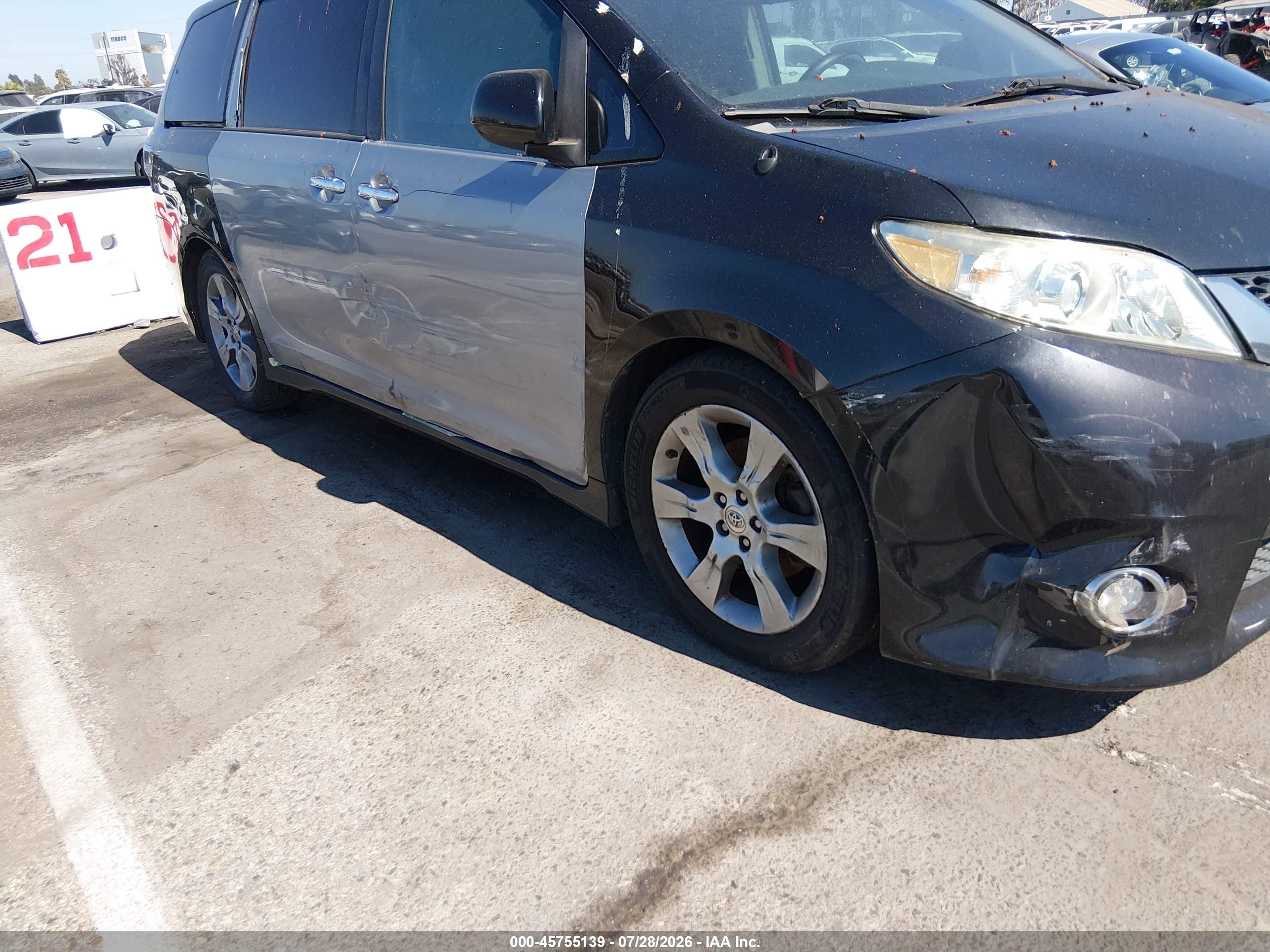 2013 Toyota Sienna Se 8 Passenger Черный vin: 5TDXK3DC9DS390243