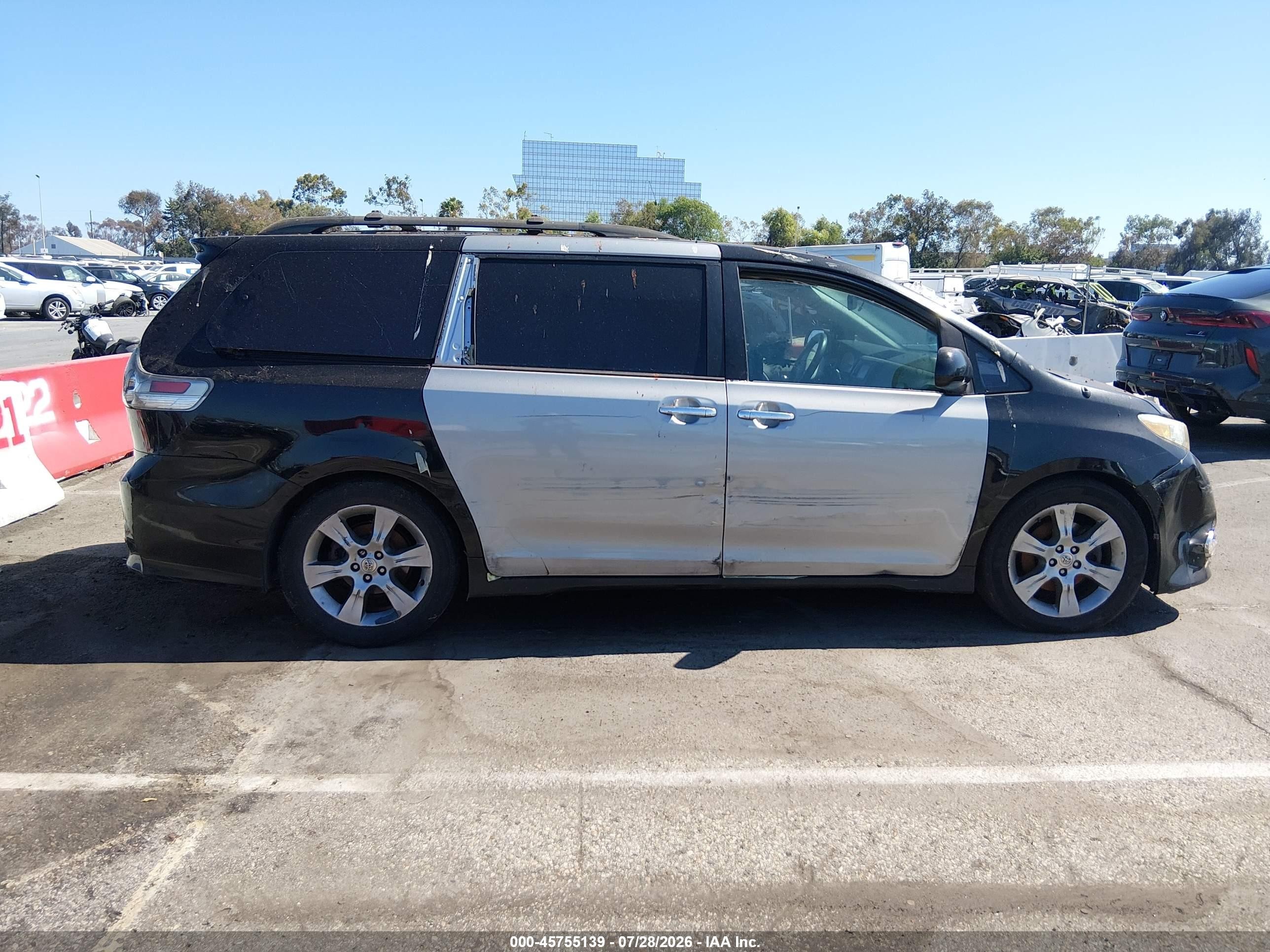 2013 Toyota Sienna Se 8 Passenger Черный vin: 5TDXK3DC9DS390243