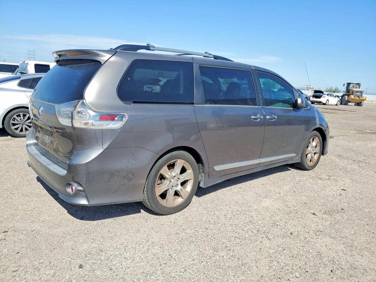 2013 Toyota Sienna Sport Silver vin: 5TDXK3DC9DS399380