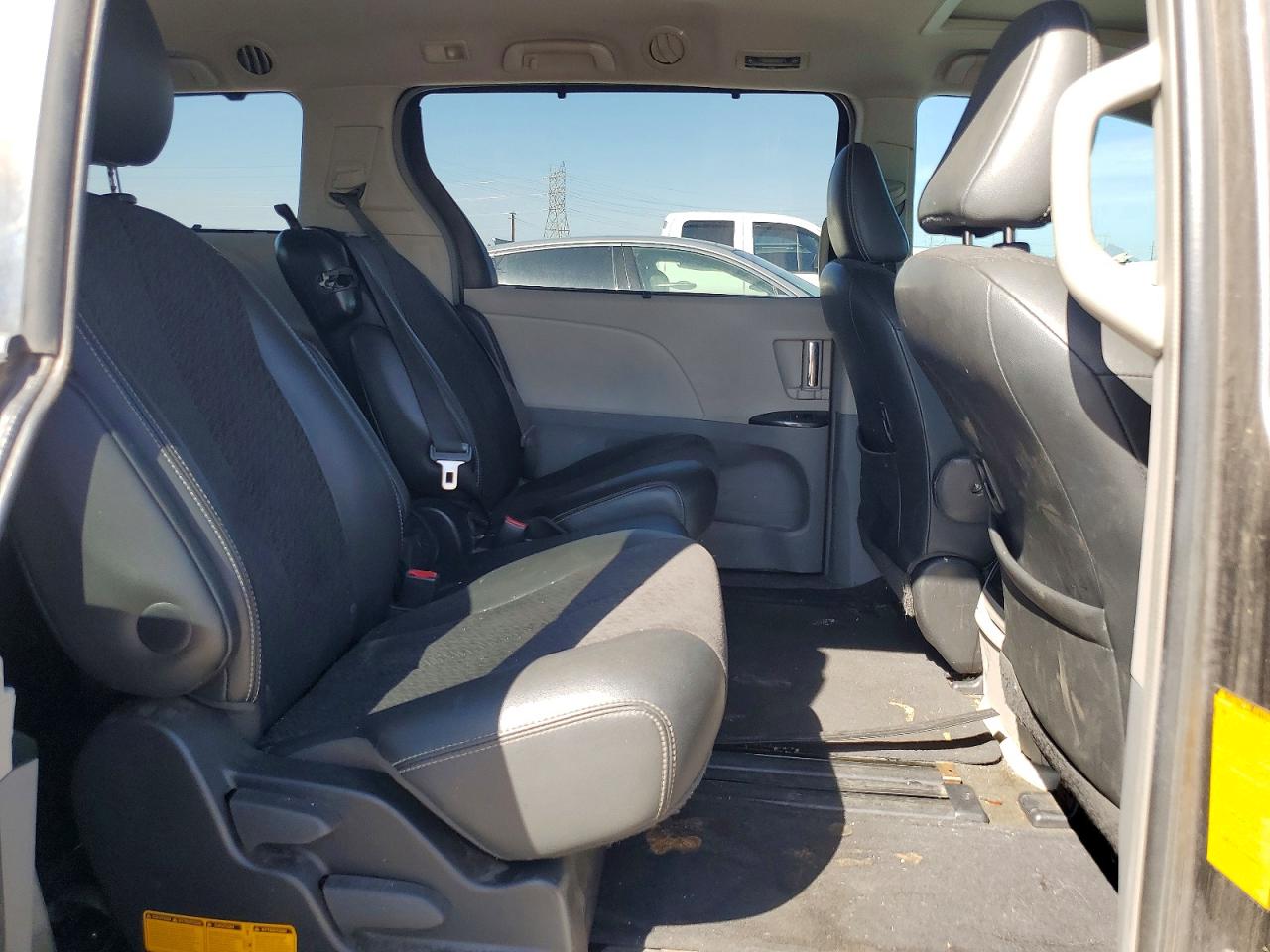 2013 Toyota Sienna Sport Silver vin: 5TDXK3DC9DS399380