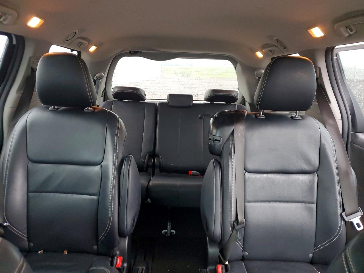 2015 Toyota Sienna Sport White vin: 5TDXK3DC9FS637022