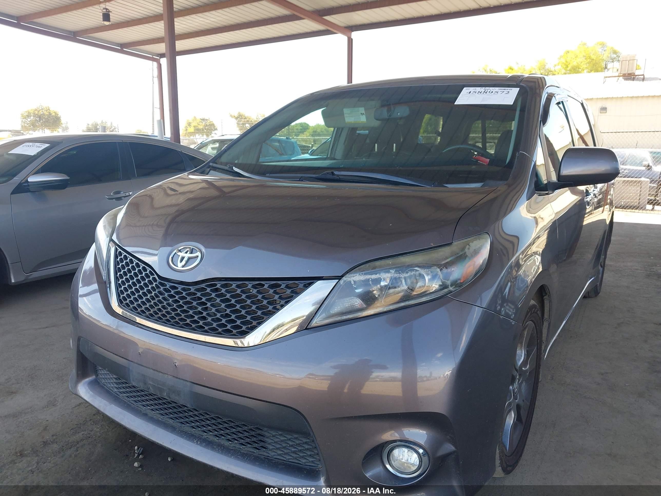 2015 Toyota Sienna Se 8 Passenger Gray vin: 5TDXK3DC9FS641703