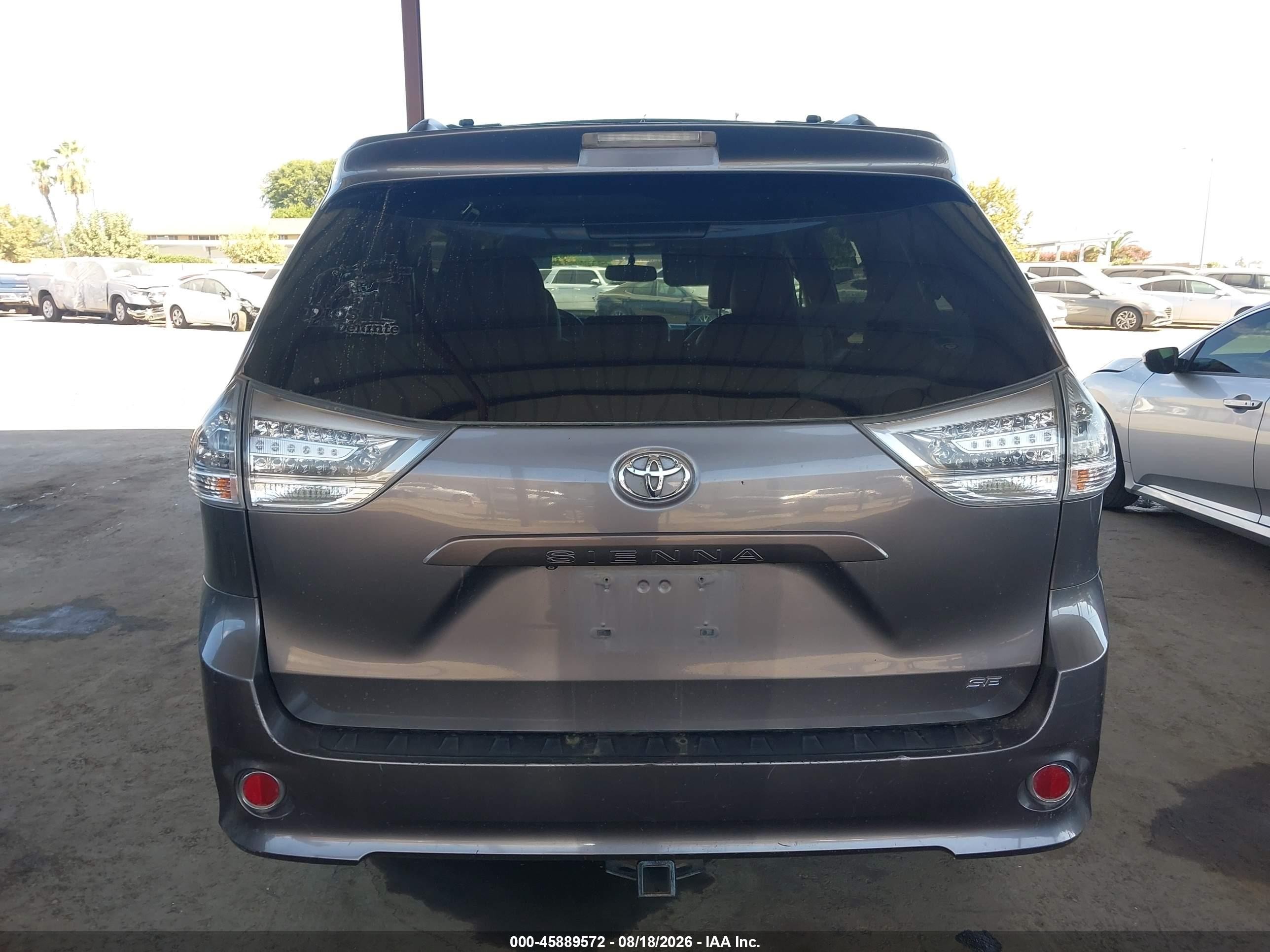 2015 Toyota Sienna Se 8 Passenger Gray vin: 5TDXK3DC9FS641703