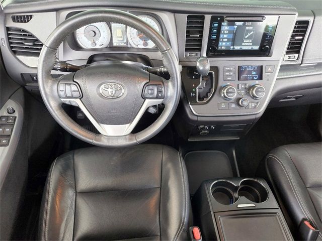 2016 Toyota Sienna Se Gray vin: 5TDXK3DC9GS752950