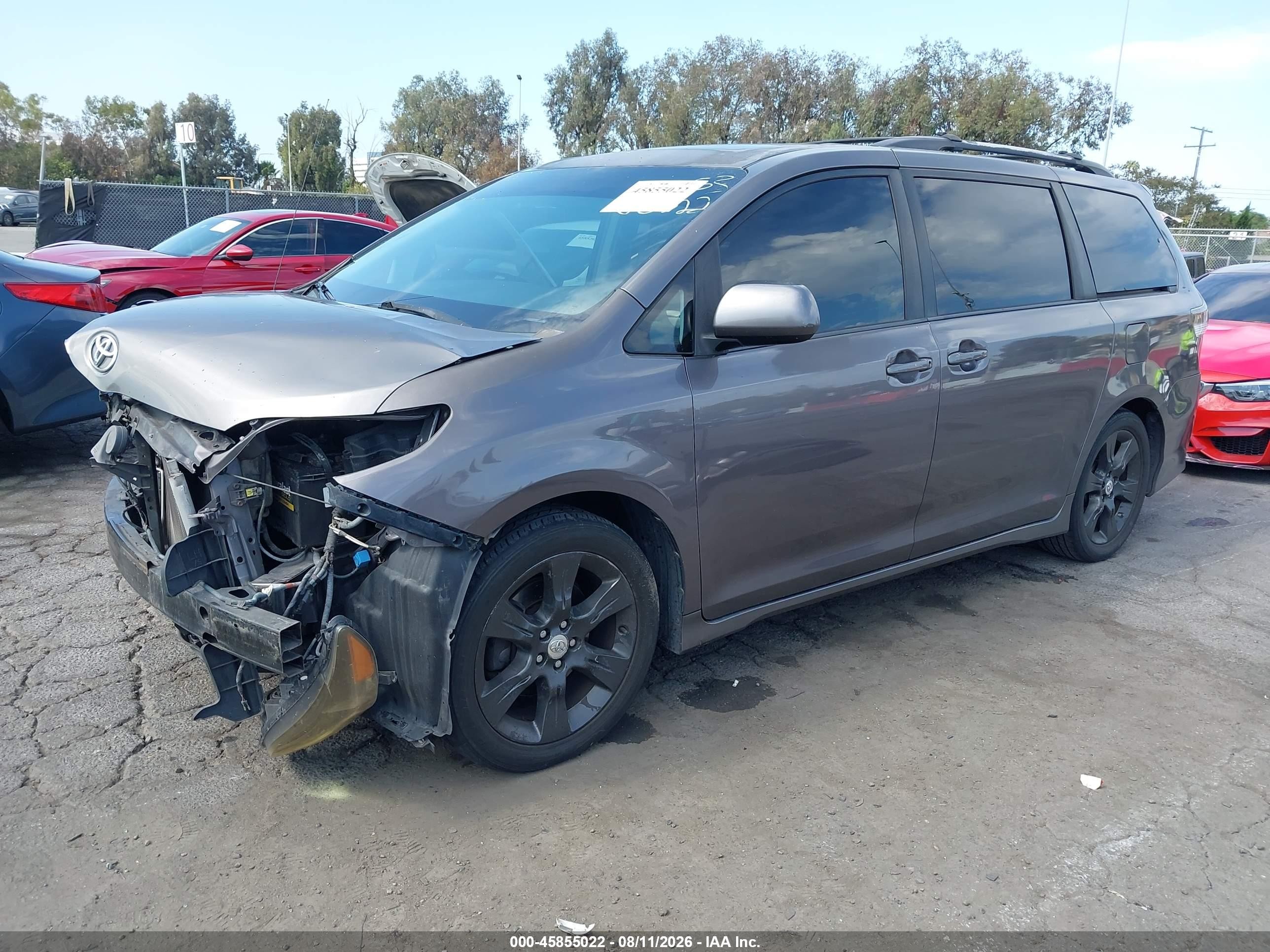 2011 Toyota Sienna Se Silver vin: 5TDXK3DCXBS040522