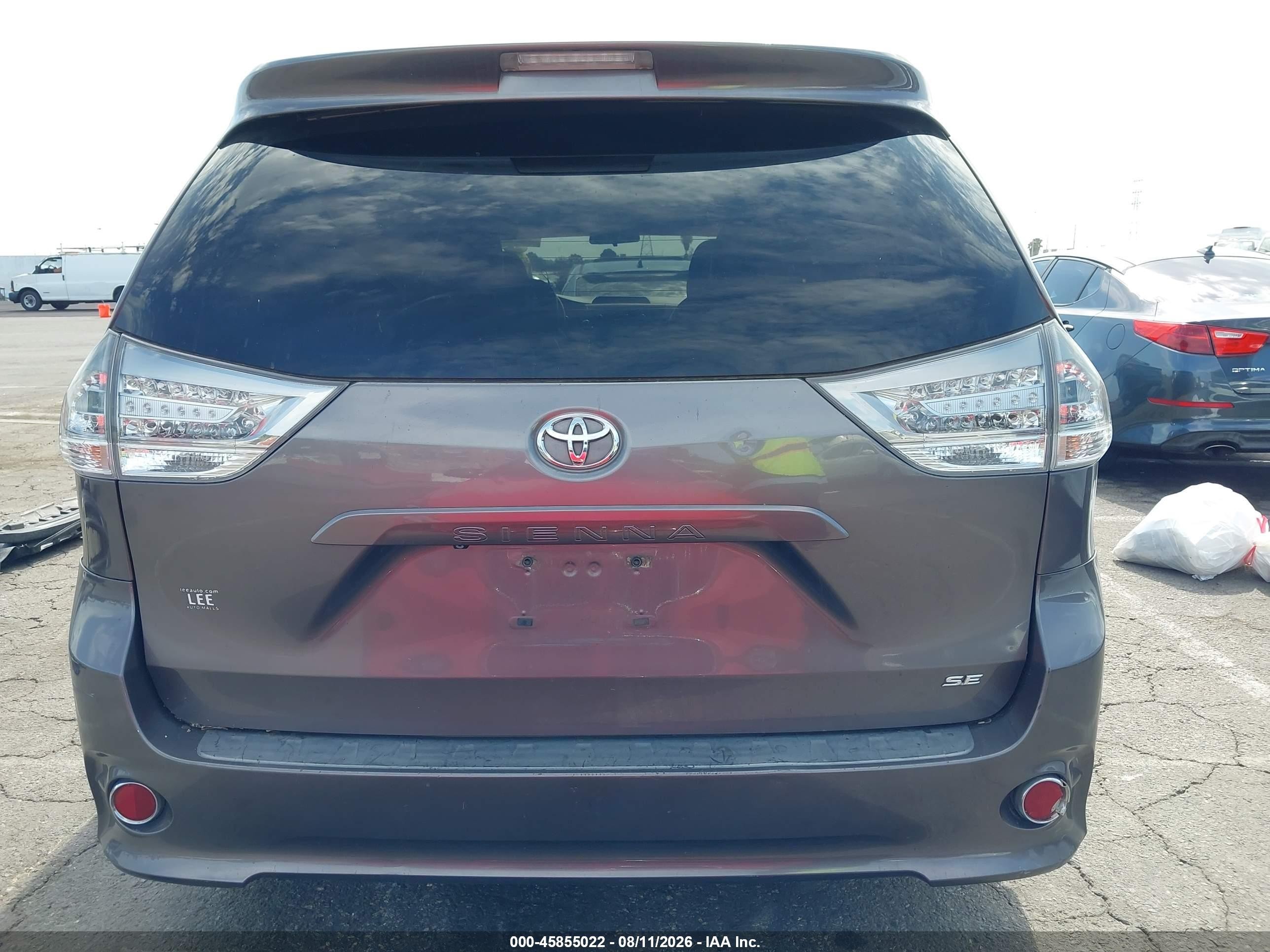 2011 Toyota Sienna Se Silver vin: 5TDXK3DCXBS040522