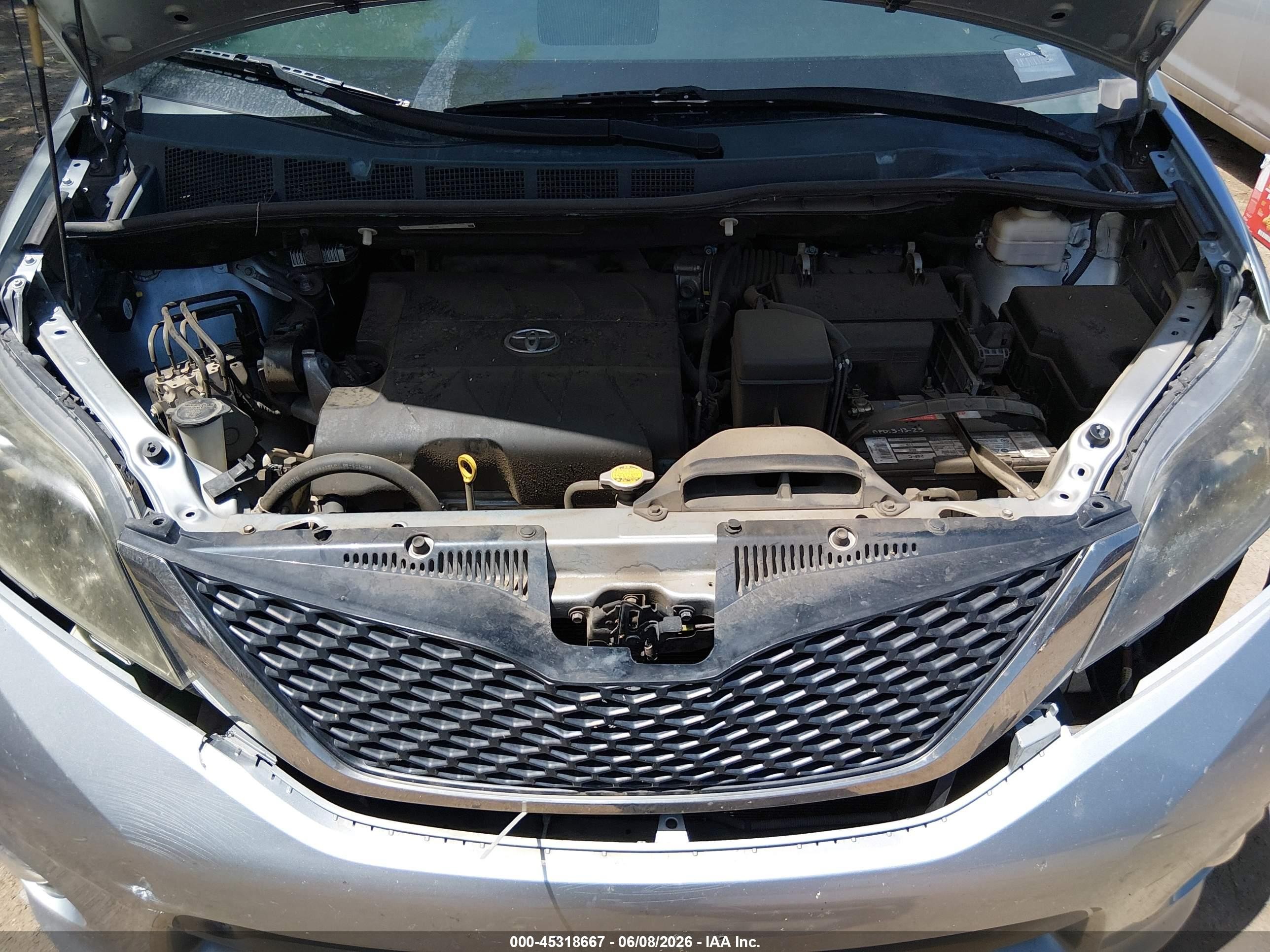 2011 Toyota Sienna Se Silver vin: 5TDXK3DCXBS049284