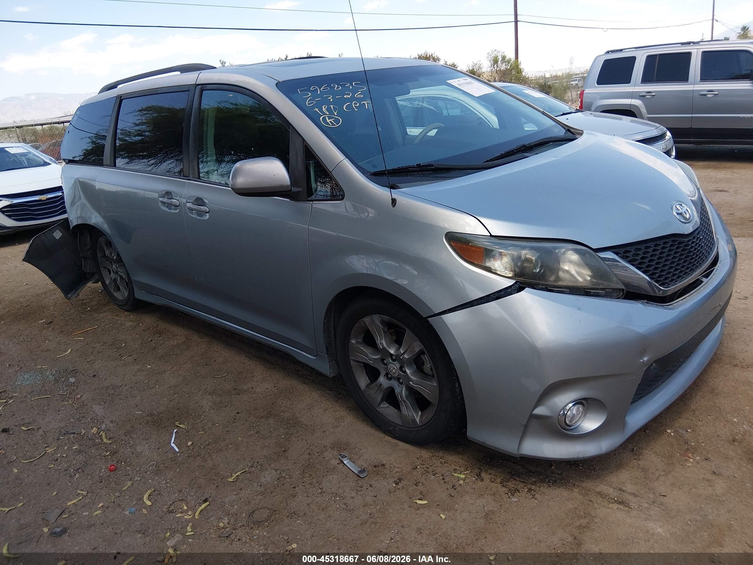 2011 Toyota Sienna Se Silver vin: 5TDXK3DCXBS049284