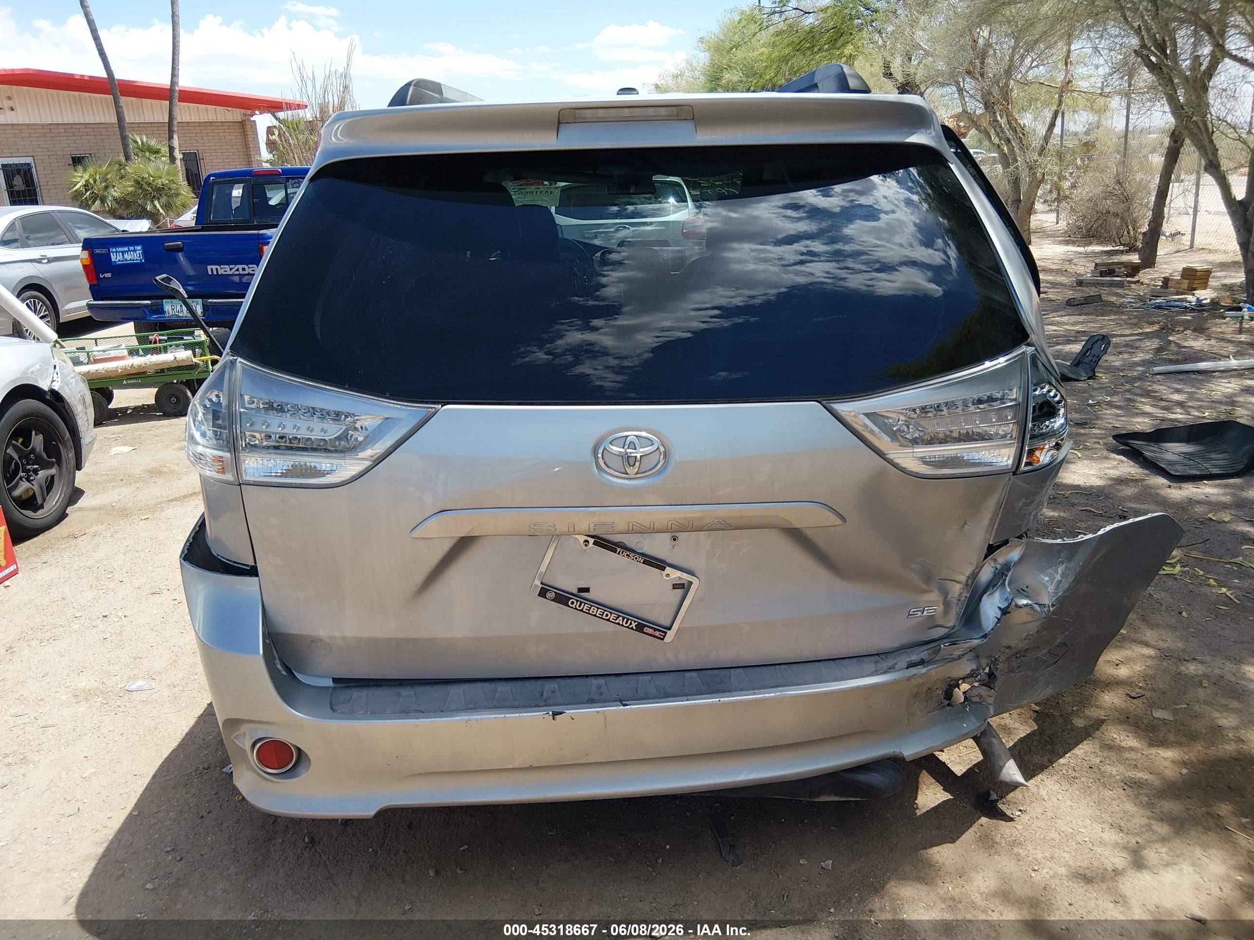 2011 Toyota Sienna Se Silver vin: 5TDXK3DCXBS049284
