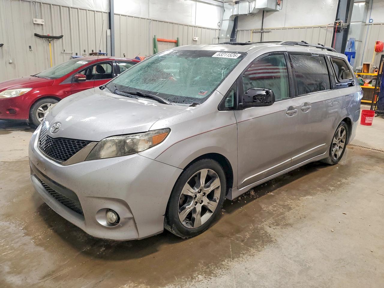 2012 Toyota Sienna Sport Серебряный vin: 5TDXK3DCXCS255349