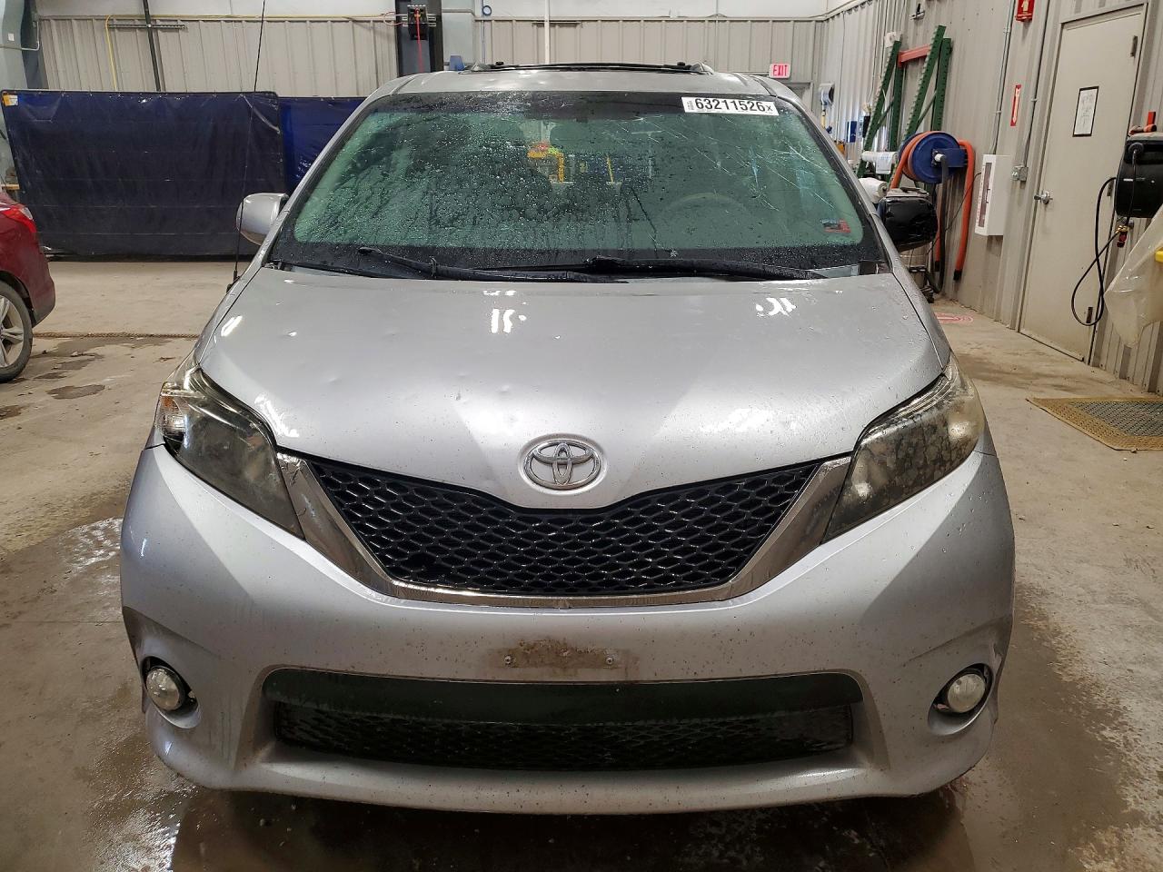 2012 Toyota Sienna Sport Серебряный vin: 5TDXK3DCXCS255349