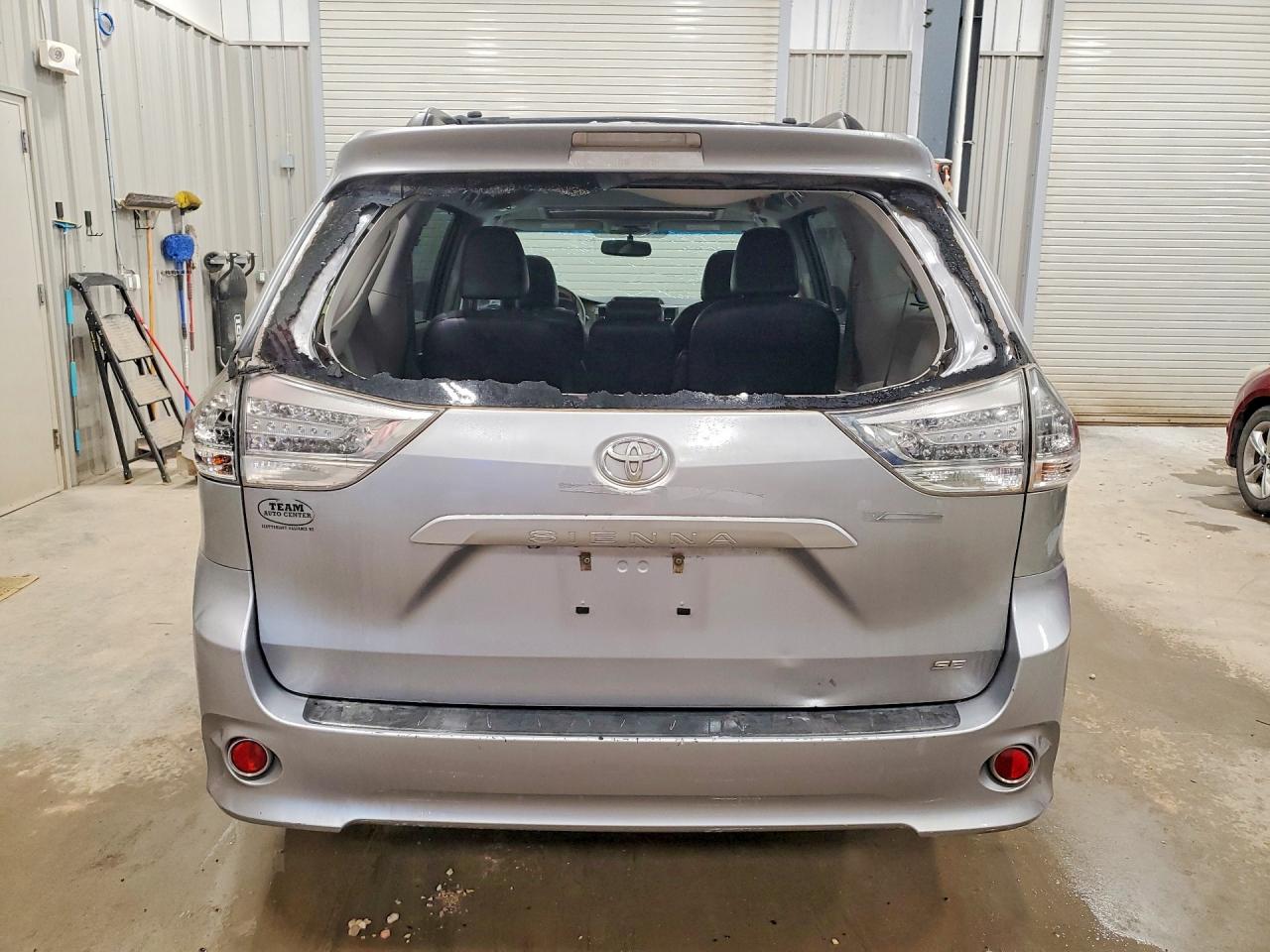2012 Toyota Sienna Sport Серебряный vin: 5TDXK3DCXCS255349