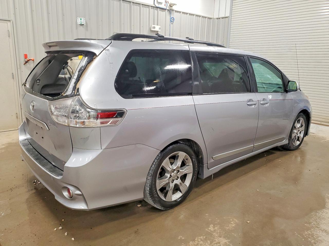 2012 Toyota Sienna Sport Серебряный vin: 5TDXK3DCXCS255349