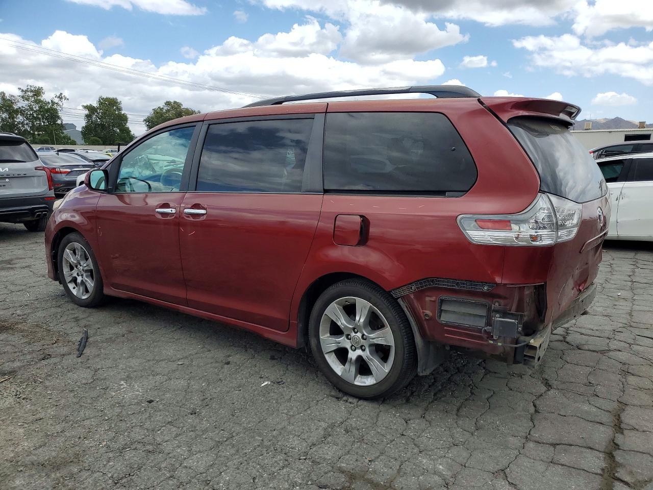 2013 Toyota Sienna Sport Burgundy vin: 5TDXK3DCXDS289681