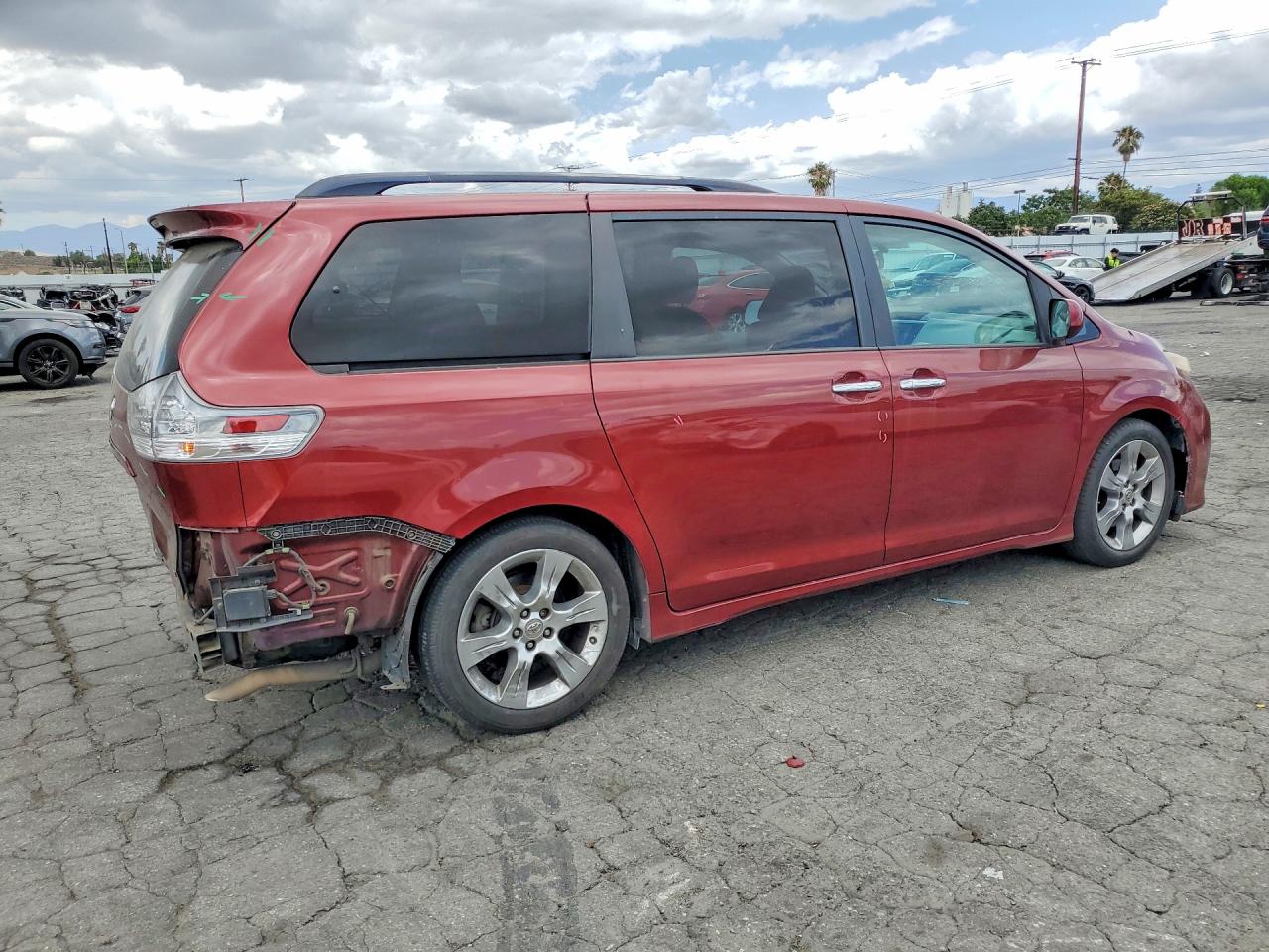 2013 Toyota Sienna Sport Burgundy vin: 5TDXK3DCXDS289681