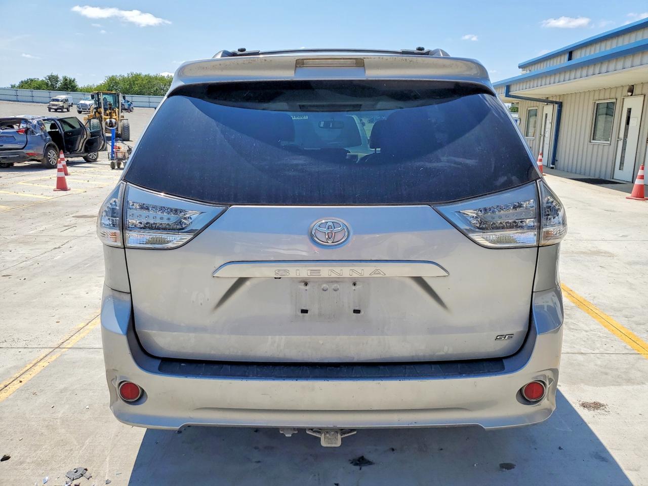 2013 Toyota Sienna Sport Silver vin: 5TDXK3DCXDS299708
