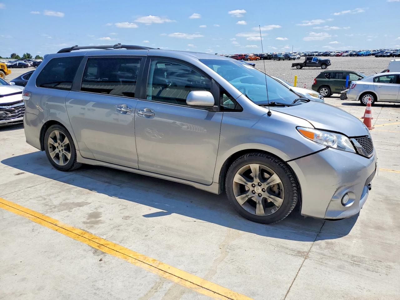 2013 Toyota Sienna Sport Silver vin: 5TDXK3DCXDS299708