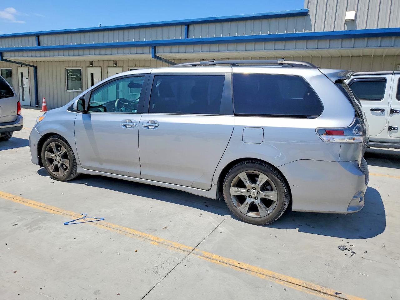 2013 Toyota Sienna Sport Silver vin: 5TDXK3DCXDS299708