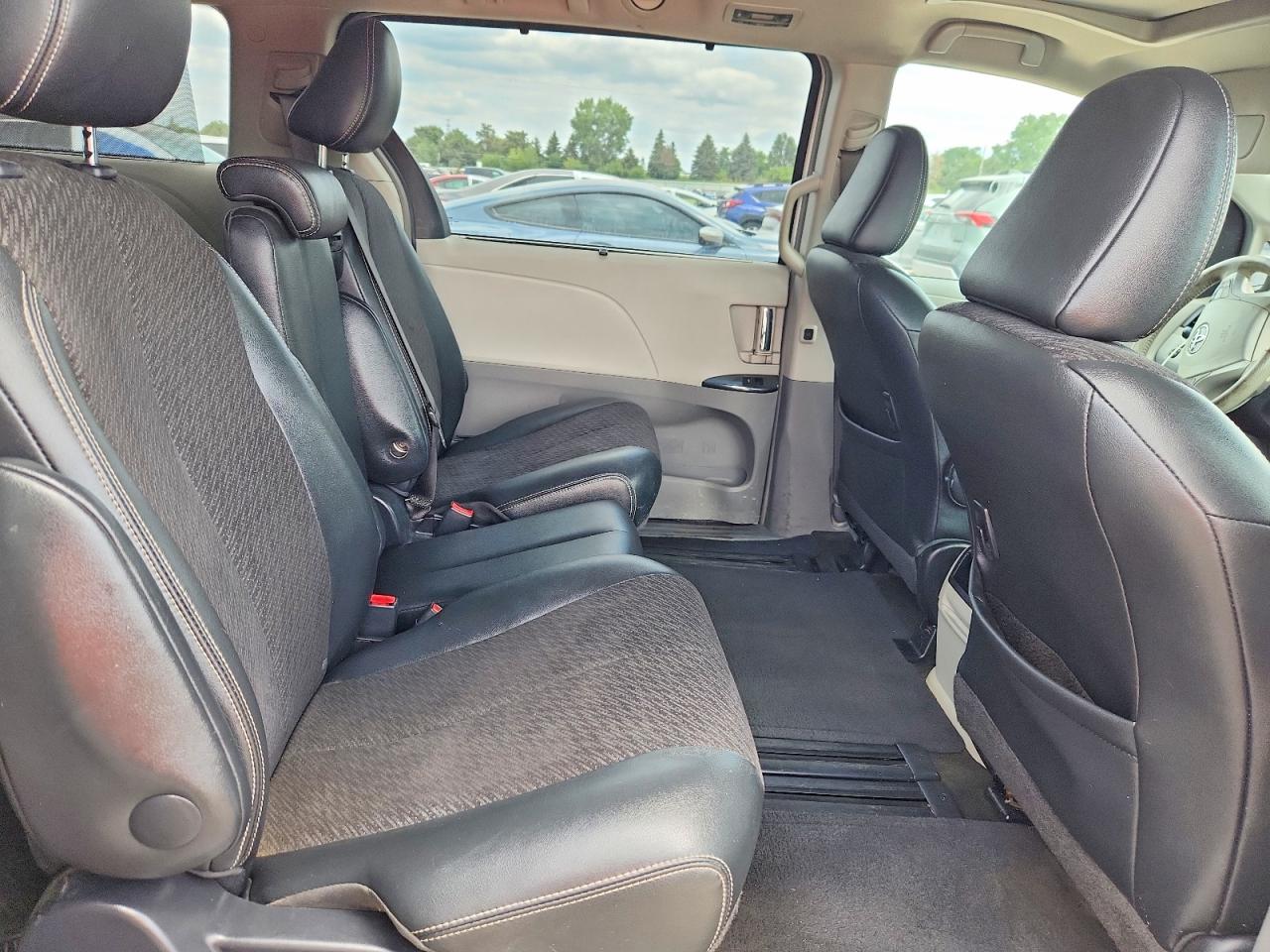 2014 Toyota Sienna Sport White vin: 5TDXK3DCXES409836