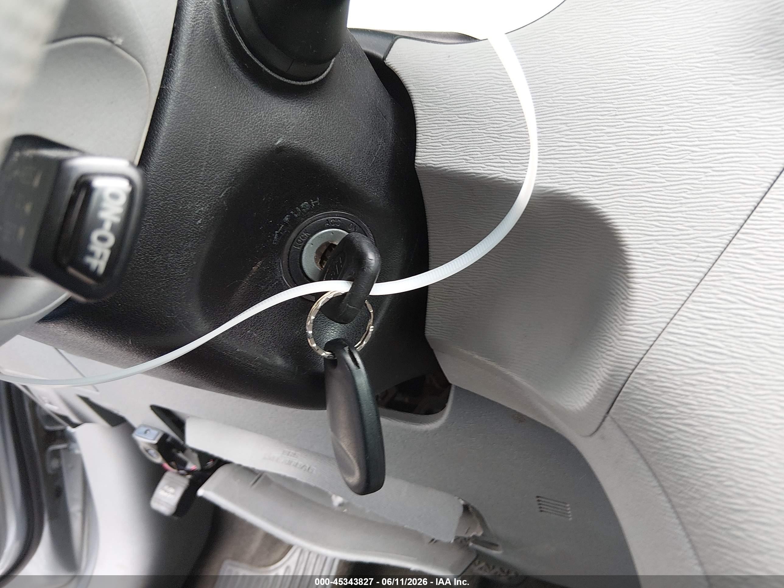 2014 Toyota Sienna Se 8 Passenger Silver vin: 5TDXK3DCXES498680