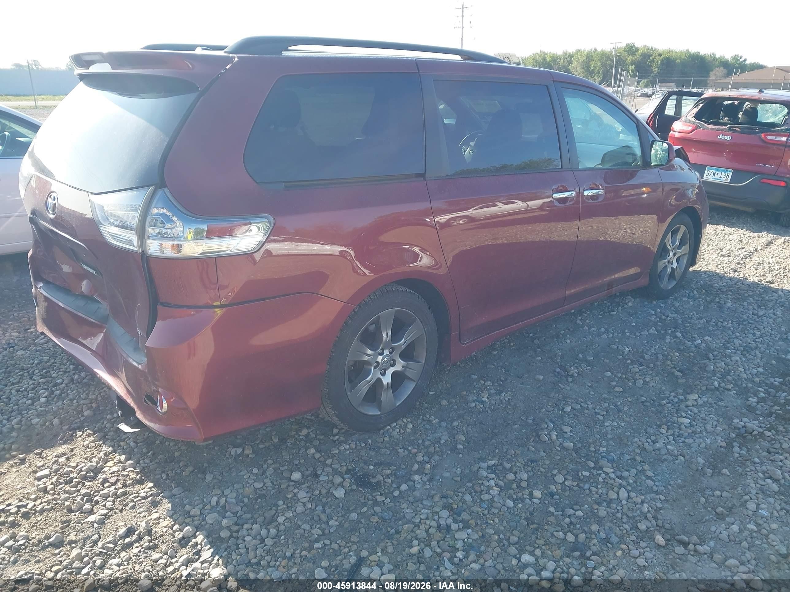 2015 Toyota Sienna Se 8 Passenger Burgundy vin: 5TDXK3DCXFS555607