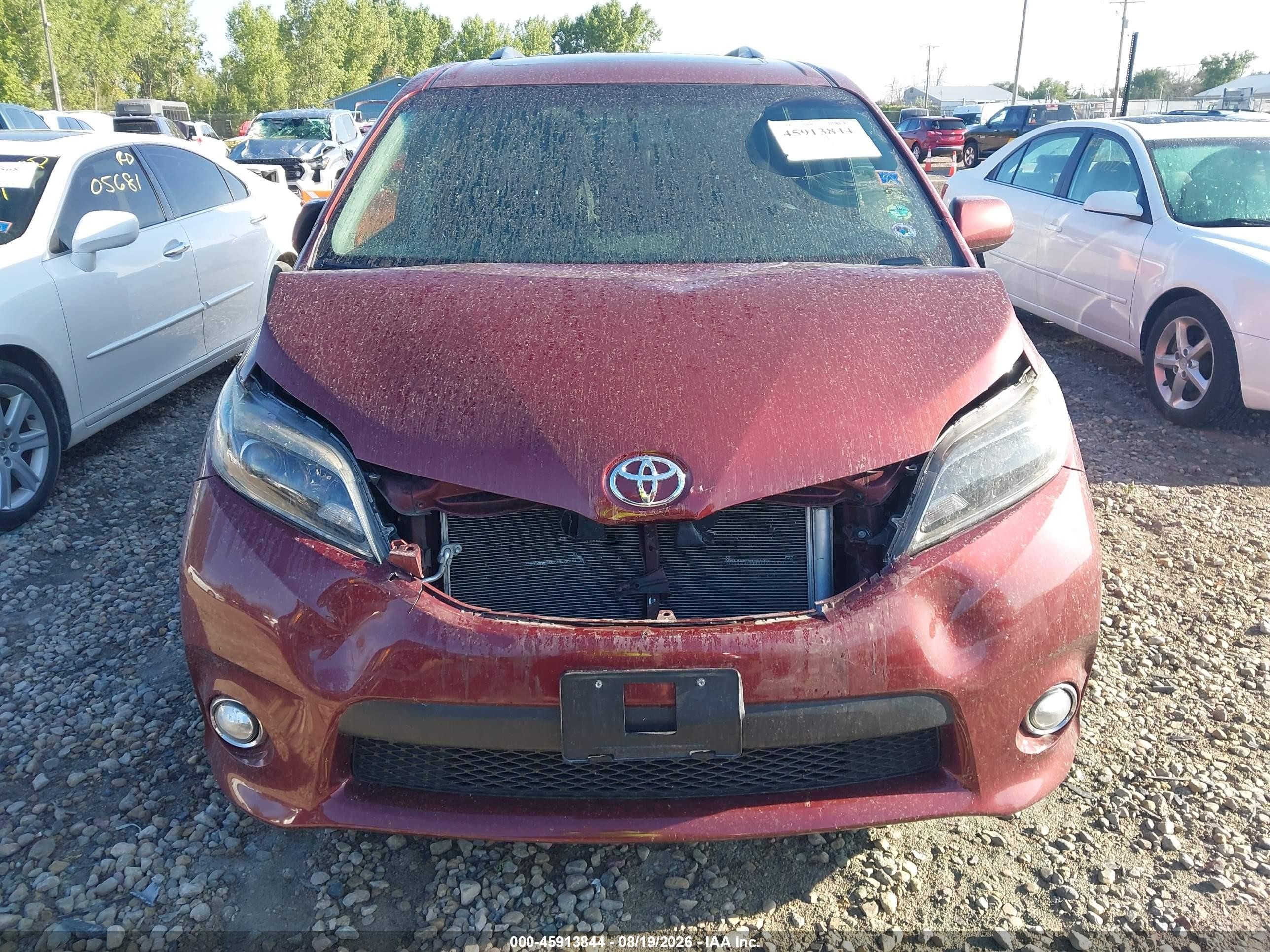 2015 Toyota Sienna Se 8 Passenger Burgundy vin: 5TDXK3DCXFS555607