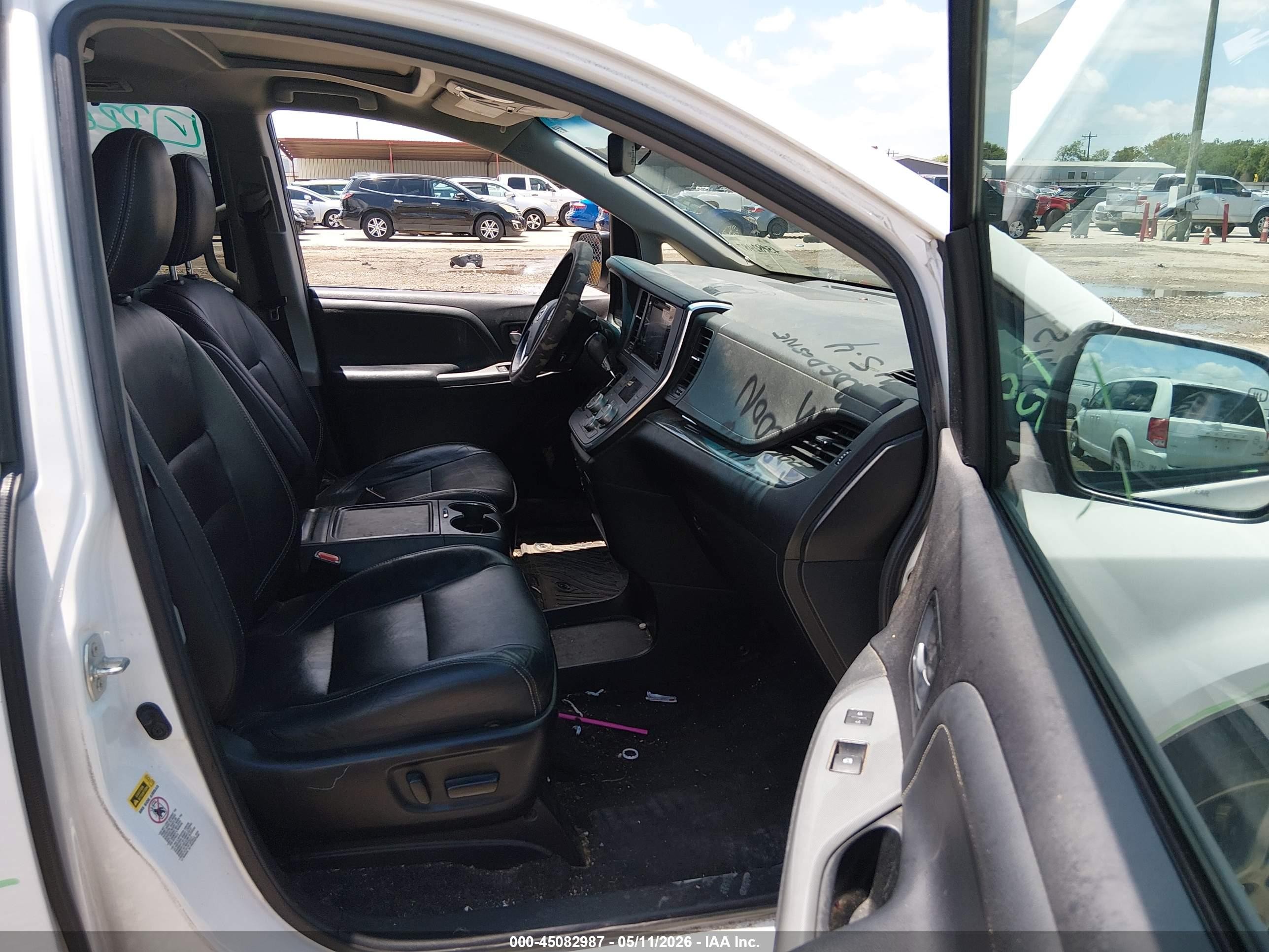 2015 Toyota Sienna Se 8 Passenger Белый vin: 5TDXK3DCXFS586324