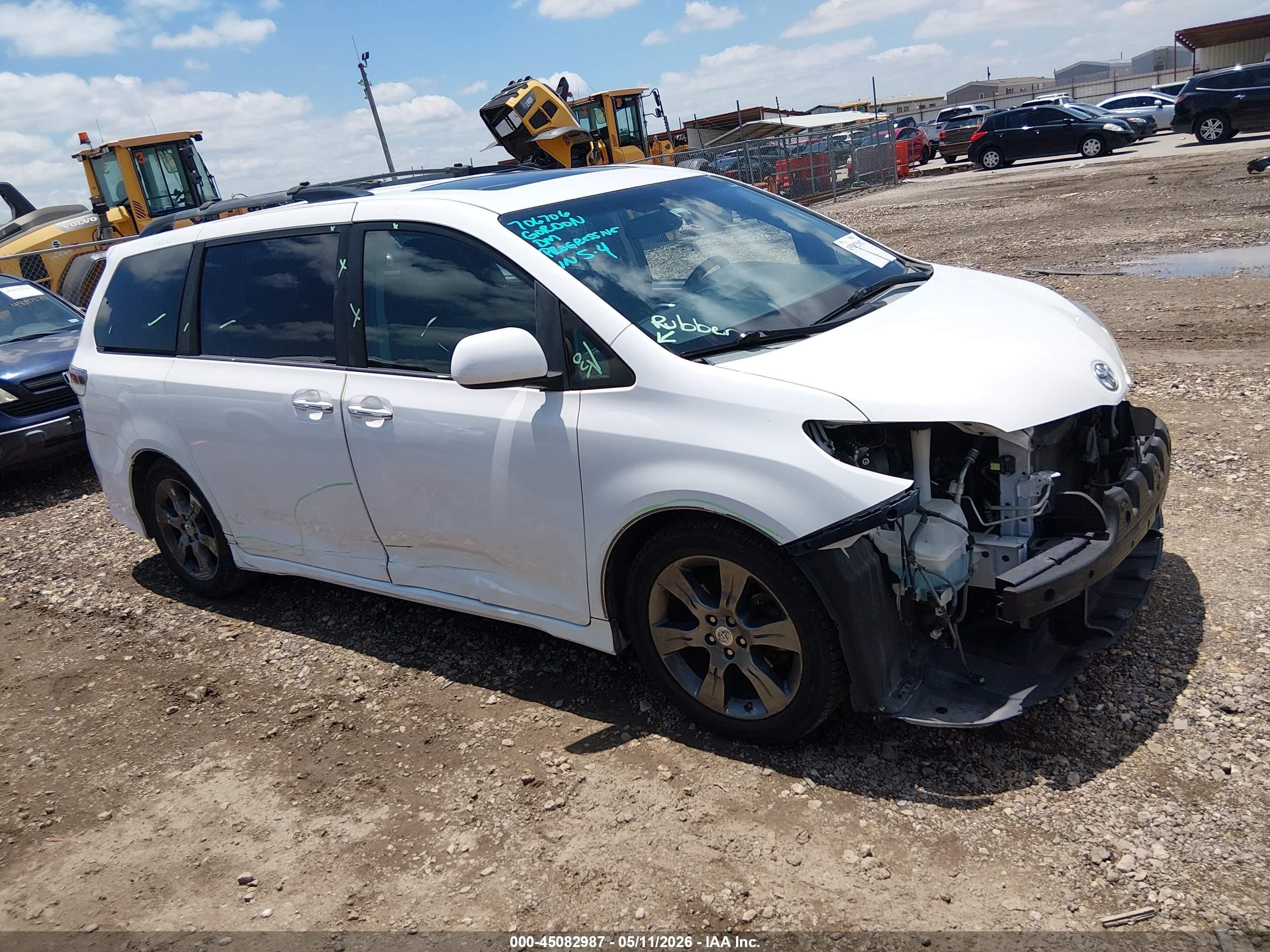 2015 Toyota Sienna Se 8 Passenger Белый vin: 5TDXK3DCXFS586324