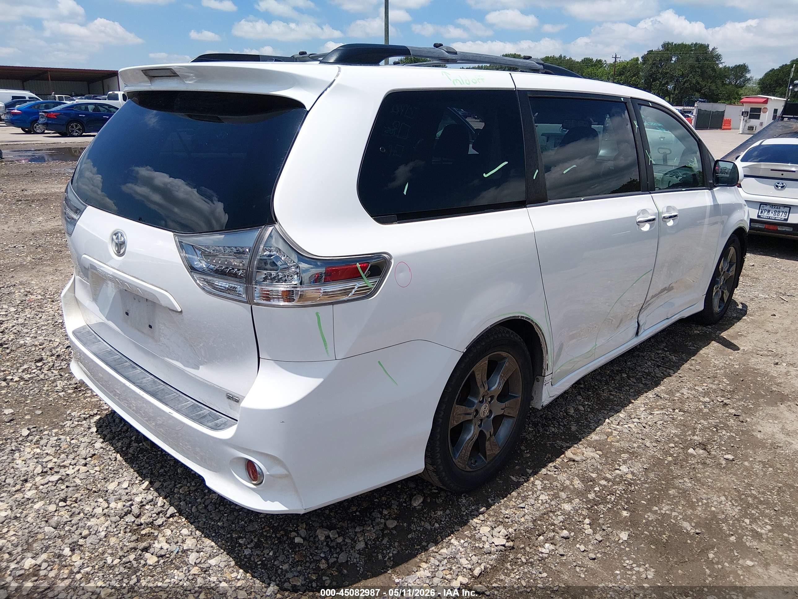 2015 Toyota Sienna Se 8 Passenger Белый vin: 5TDXK3DCXFS586324