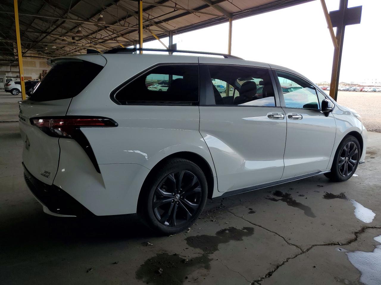 2022 Toyota Sienna Xse White vin: 5TDXRKEC0NS111333