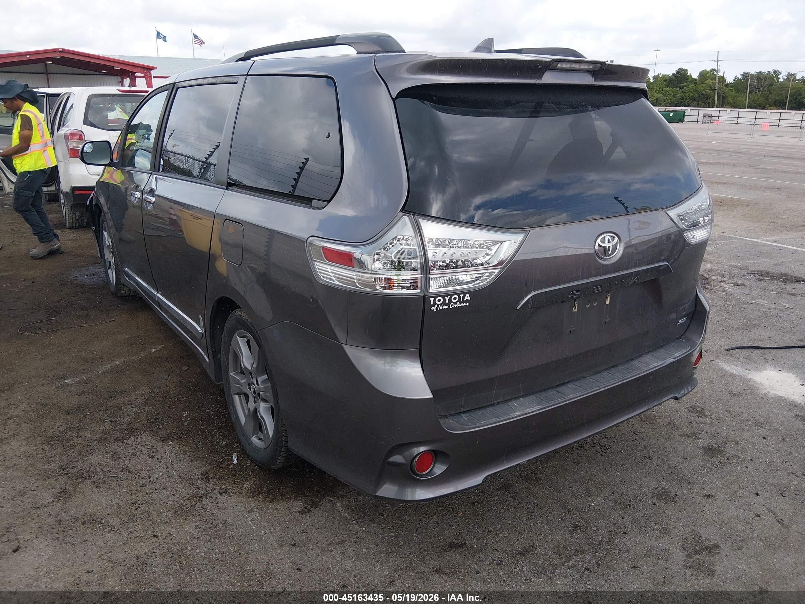 2020 Toyota Sienna Se Gray vin: 5TDXZ3DC4LS047964
