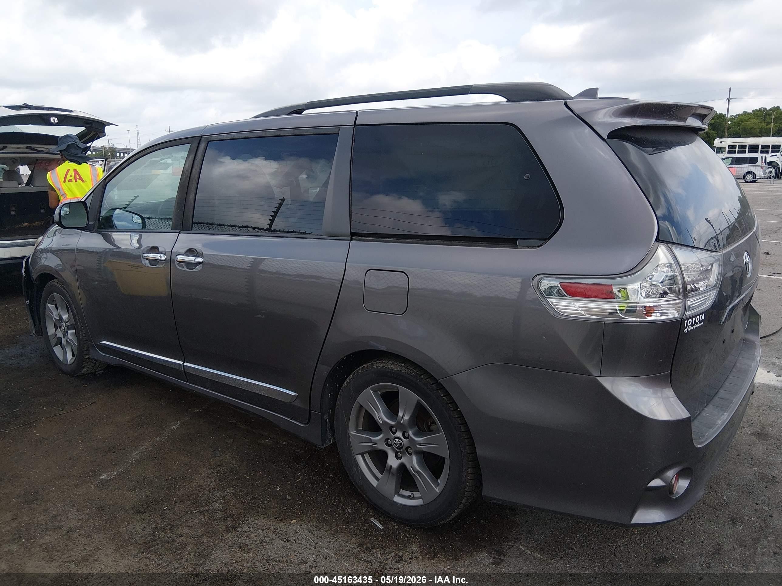 2020 Toyota Sienna Se Gray vin: 5TDXZ3DC4LS047964