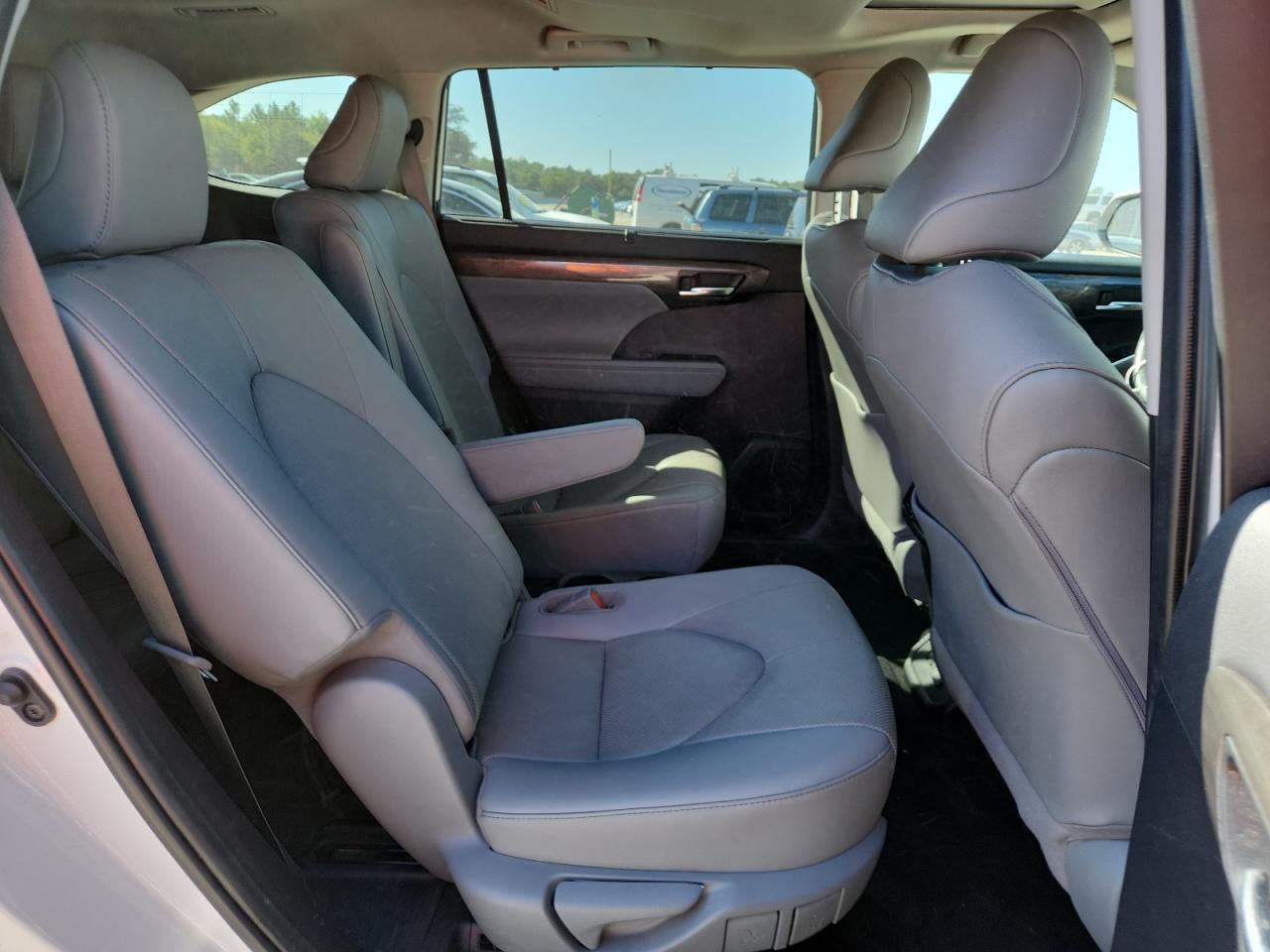 2020 Toyota Highlander Hybrid Limited White vin: 5TDYARAH5LS002689