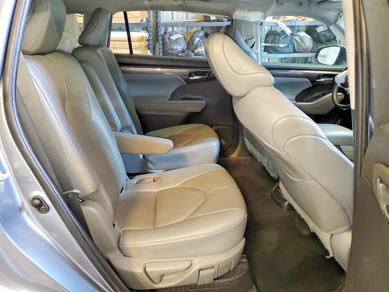 2023 Toyota Highlander Hybrid Limited Серебряный vin: 5TDYARAH7PS518607