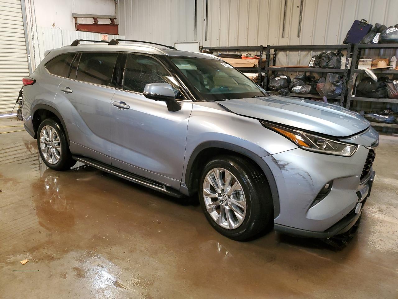 2023 Toyota Highlander Hybrid Limited Серебряный vin: 5TDYARAH7PS518607 Damage: Right Front Fender, Dent(S) W/ Paint Dmg, 2 To 3 Inches